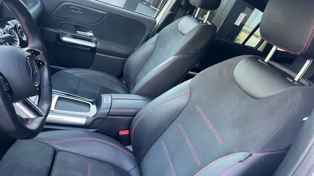 Mercedes-Benz GLA view 7