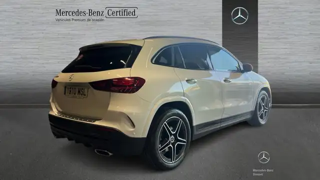 Mercedes-Benz GLA view 2