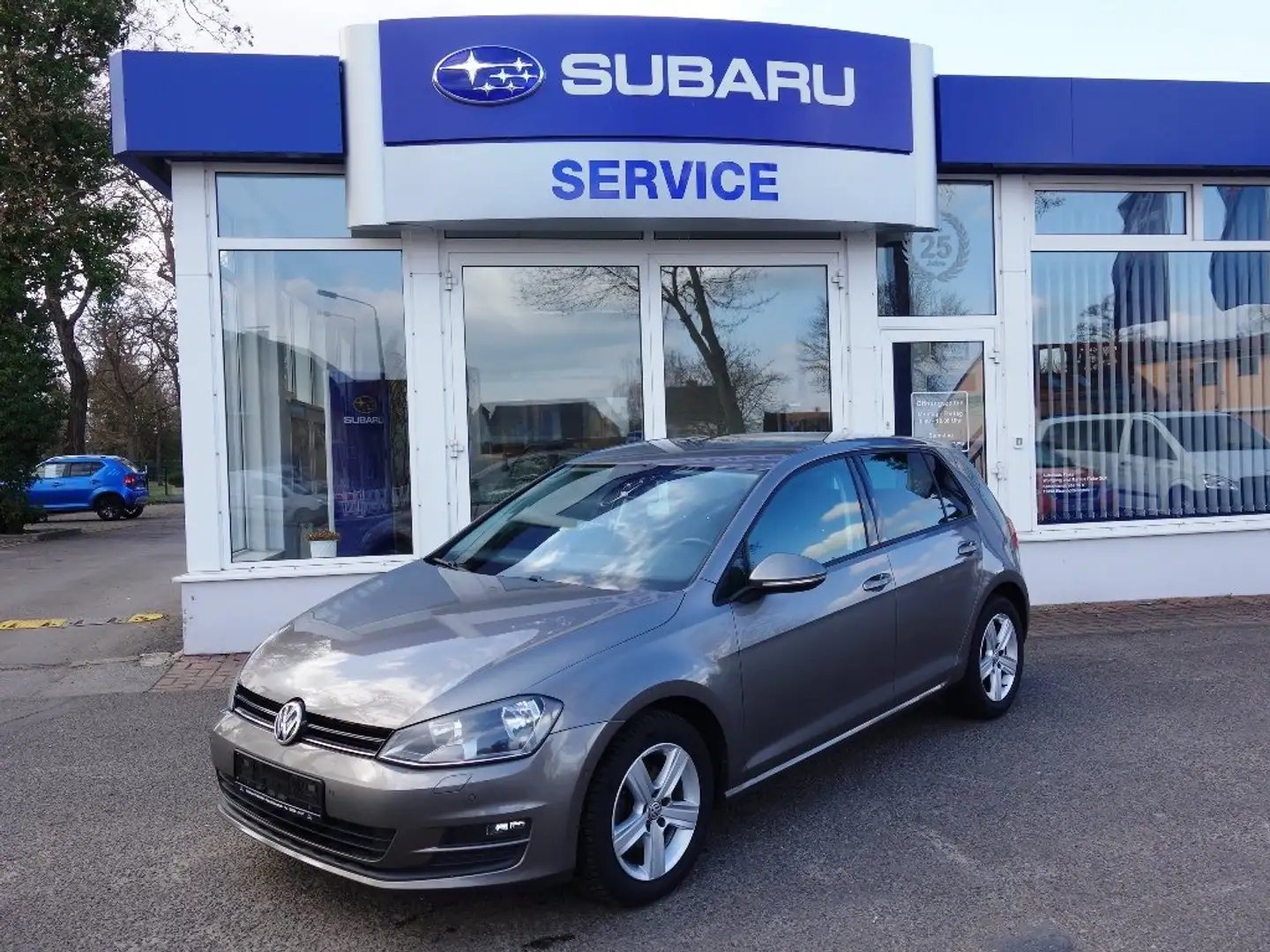 Volkswagen Golf 1.2 TSI BlueMotion Comfortline Gris - 1