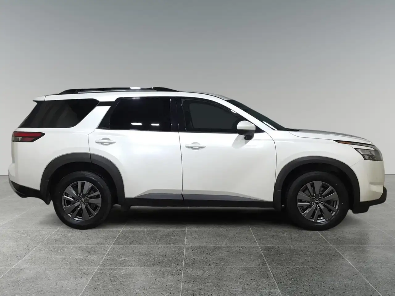 Nissan Pathfinder снимка Nissan Pathfinder