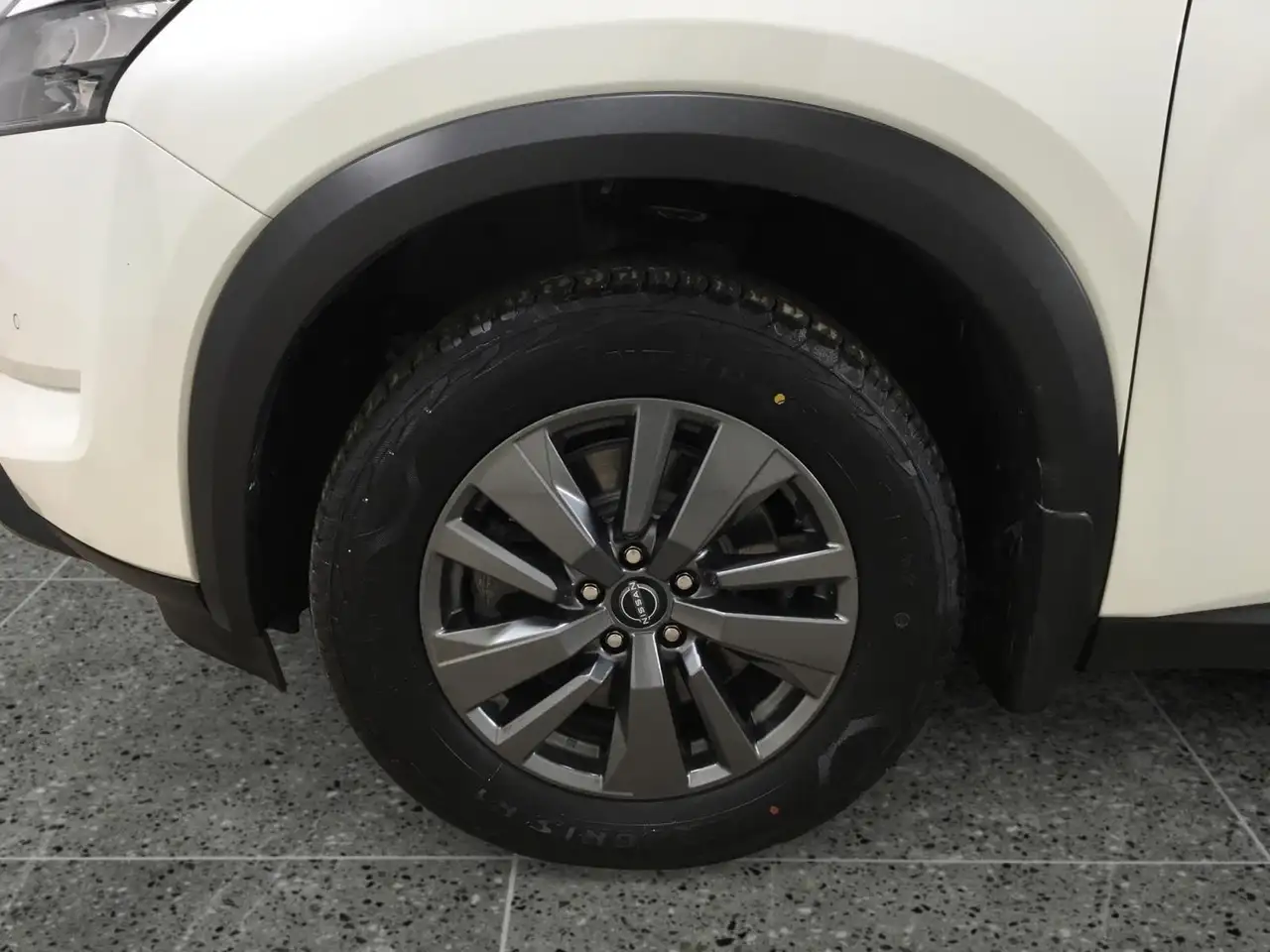 Nissan Pathfinder снимка Nissan Pathfinder