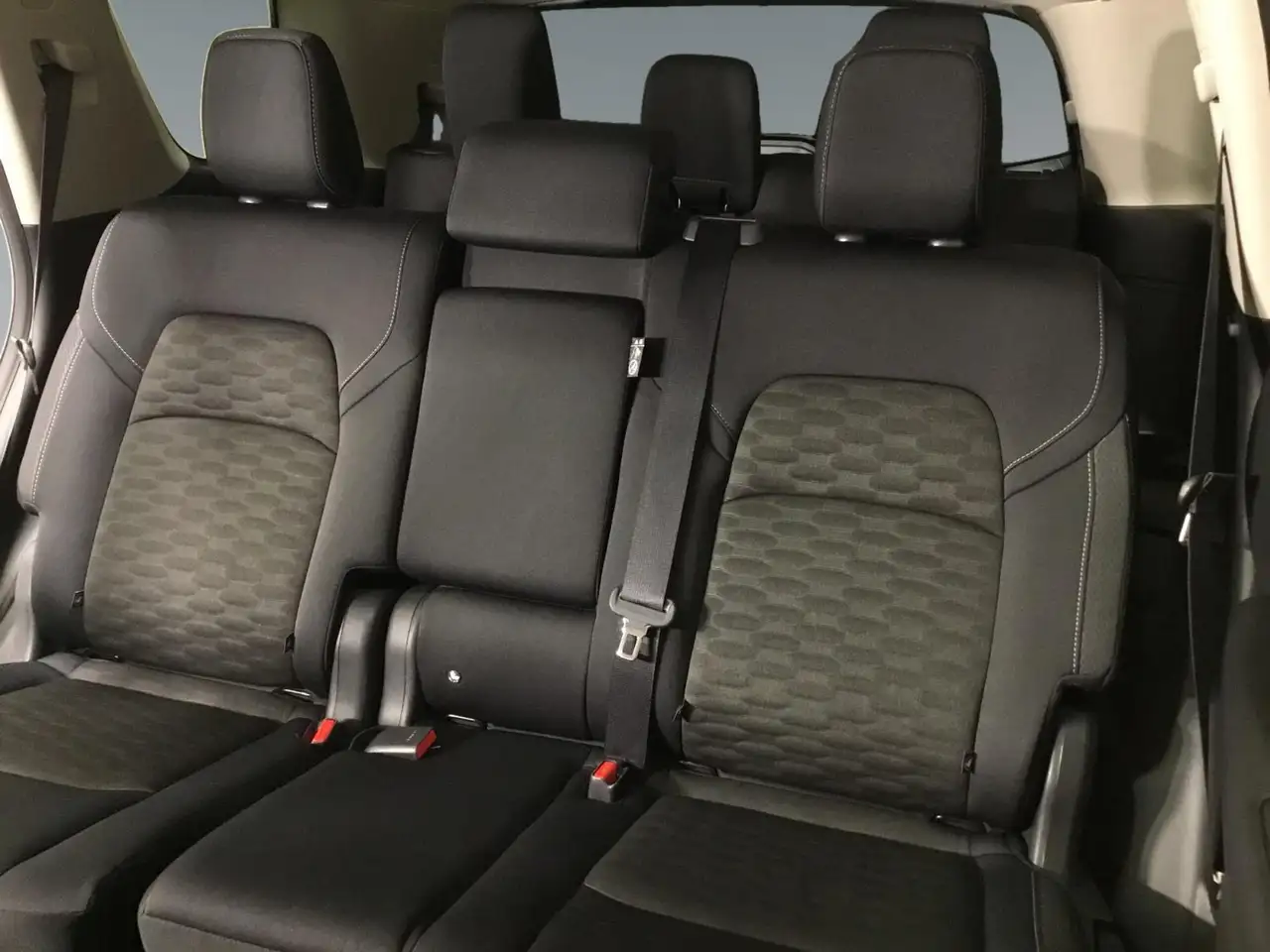 Nissan Pathfinder снимка Nissan Pathfinder