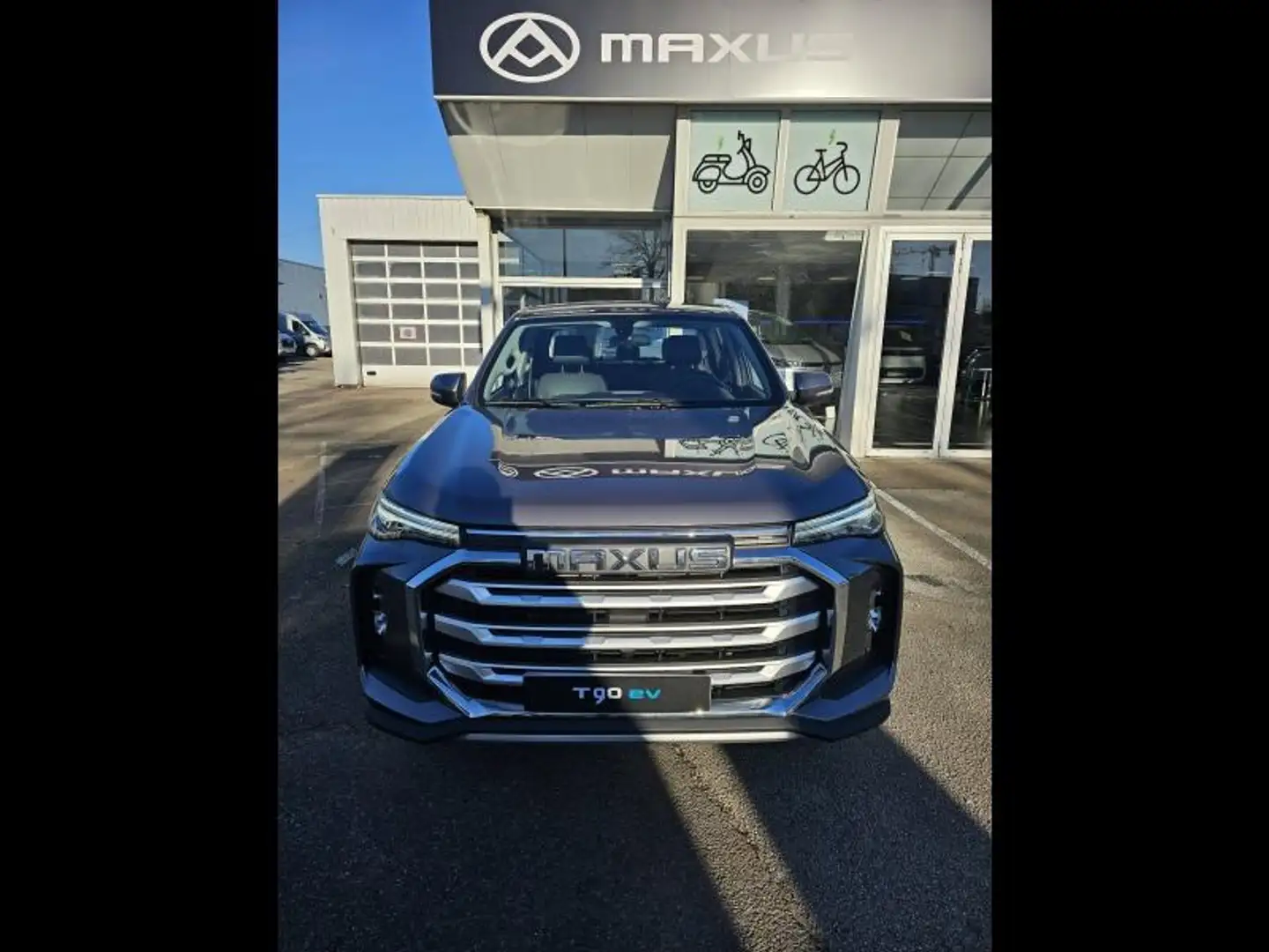 Maxus T90 T90-EV Elite 177ch 88 kWh Grau - 2