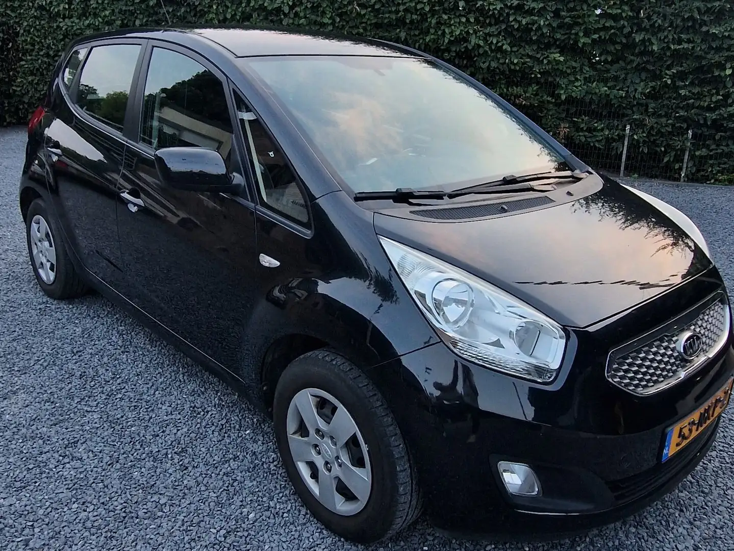 Kia Venga Venga 1.4 CVVT X-tra Zwart - 1