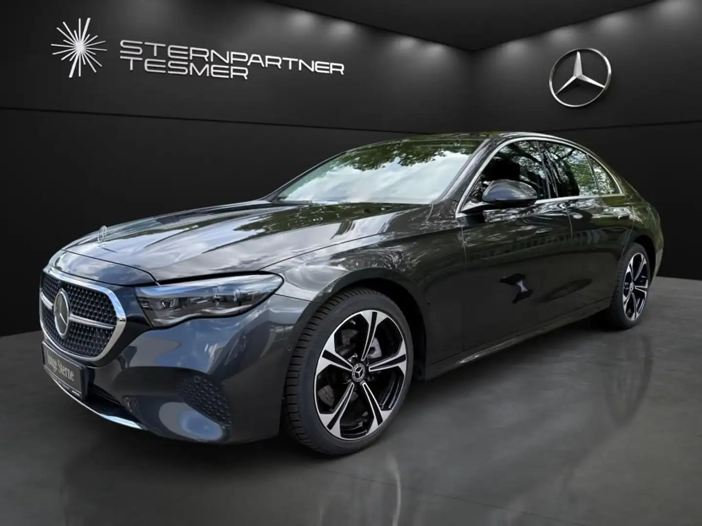 Mercedes-Benz E 220 d +AVANTGARDE+AHK+DIGI-LIGHT+HYPERSC+MEMO Grijs - 2
