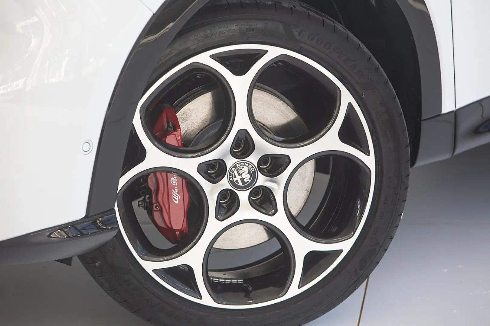 Alfa Romeo Tonale Sprint 1.5 T4 48V MHEV VGT DCT Weiß - 2