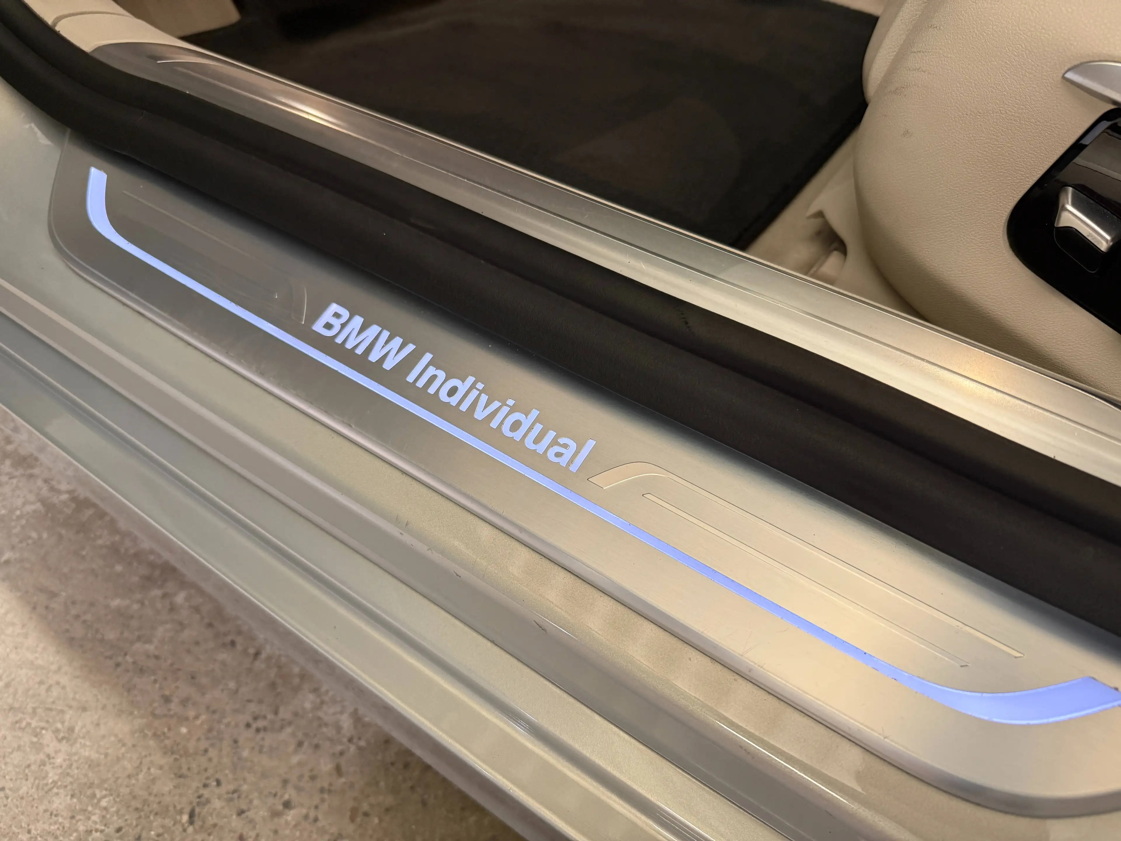 BMW 730 7er Diesel 730d xDrive individual — photo 10