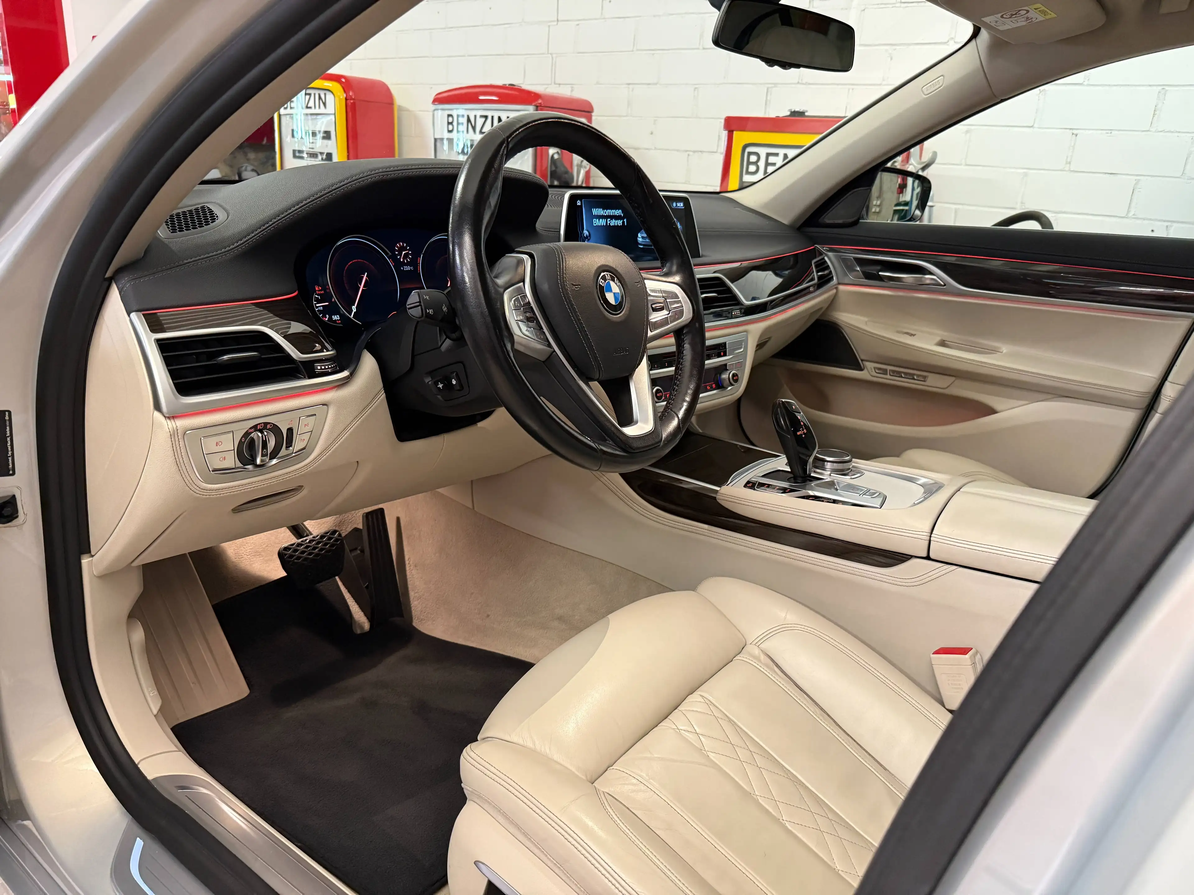 BMW 730 7er Diesel 730d xDrive individual — photo 11