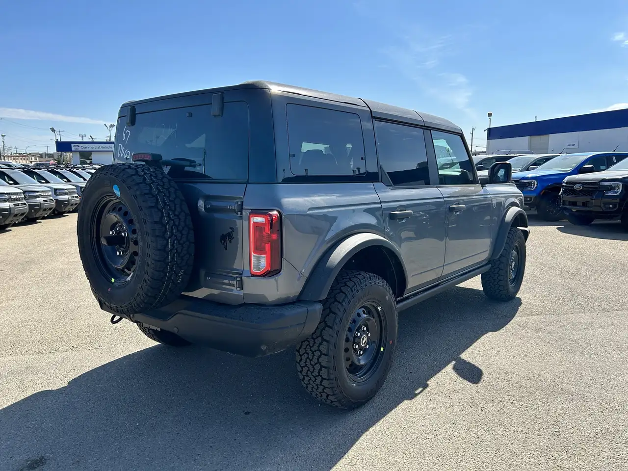 Ford Bronco снимка Ford Bronco