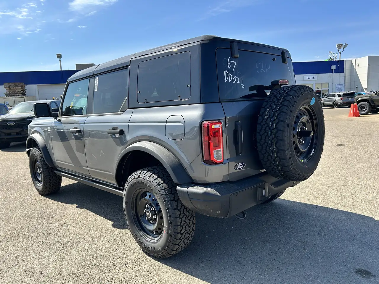 Ford Bronco снимка Ford Bronco