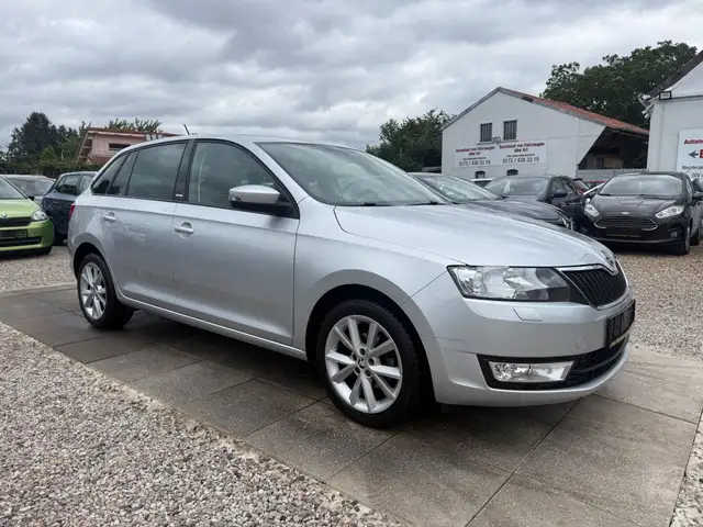 Skoda Rapid/Spaceback Spaceback Joy Sportsitze Sport Lenkrad