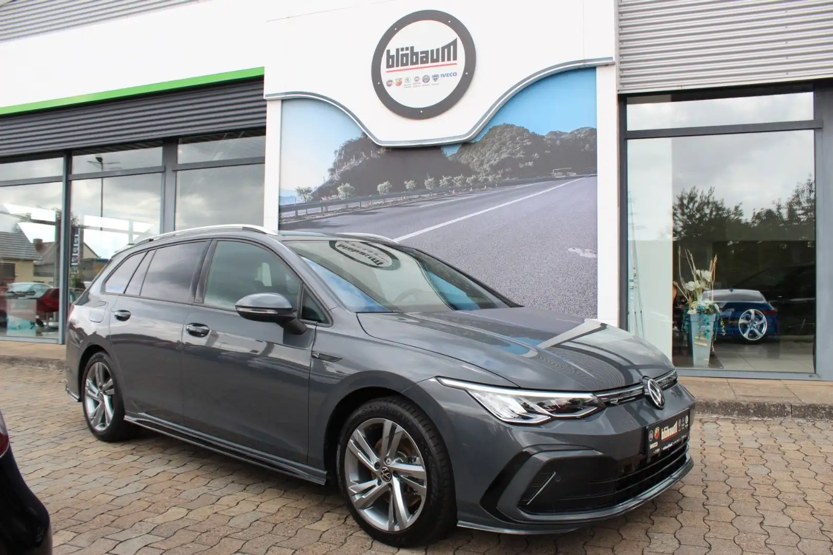 Volkswagen Golf VIII 2.0 TDI Variant R-Line Grau - 1