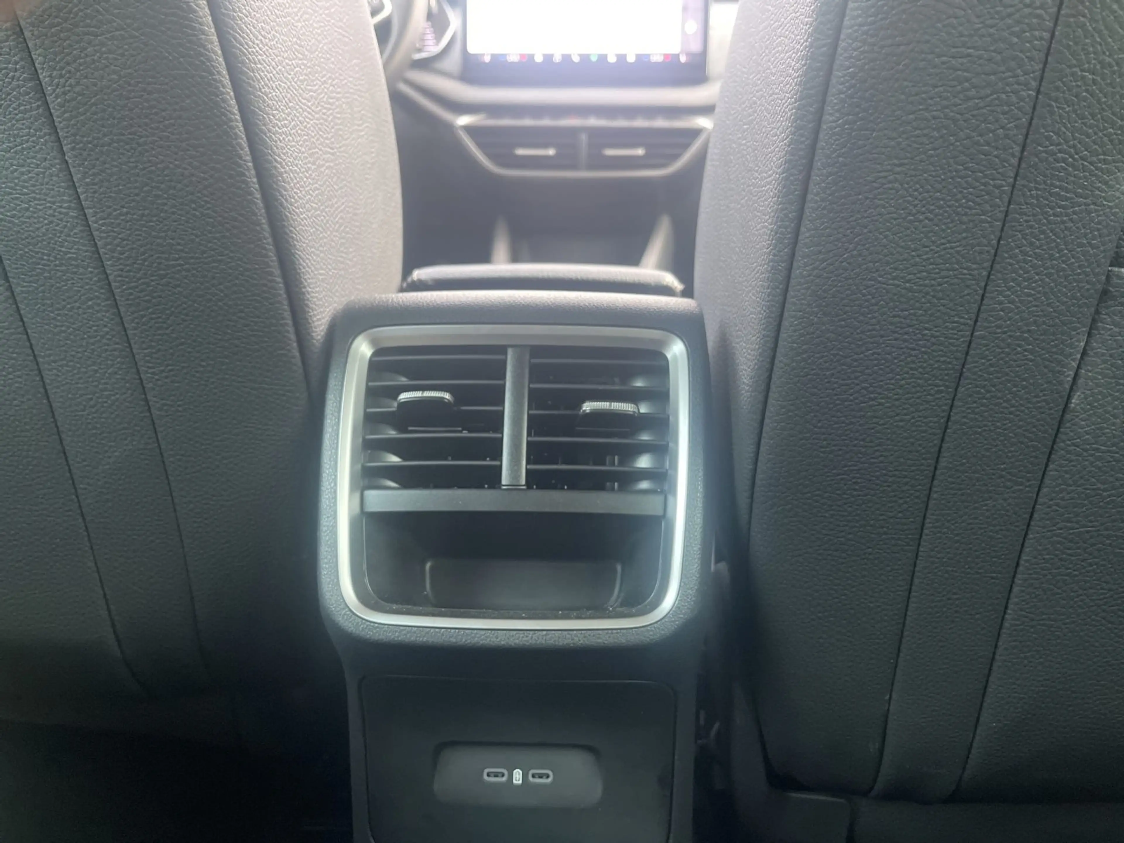 Skoda Octavia Combi Selection 2.0 TDI DSG Navi HuD AHK — photo 15
