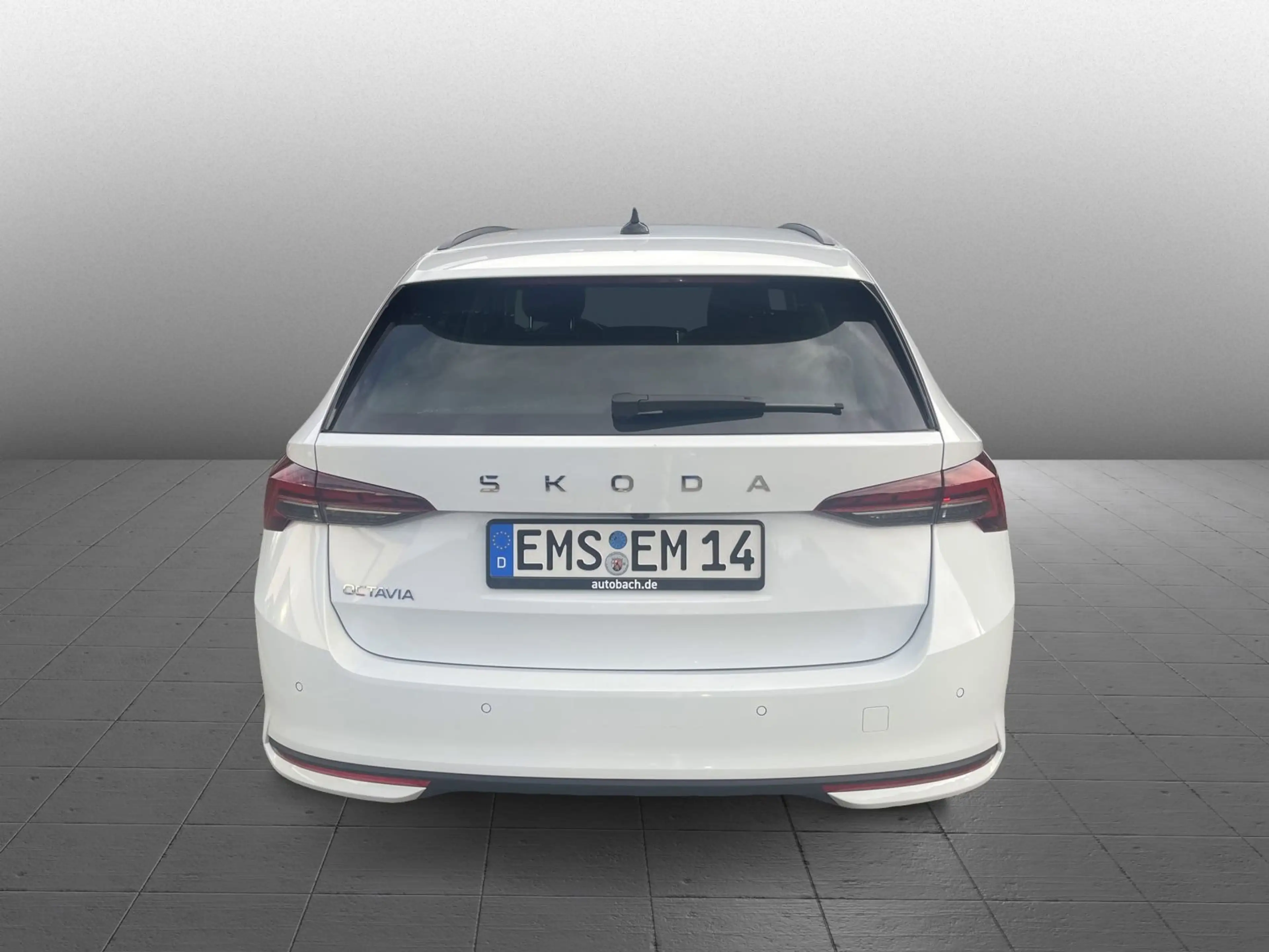 Skoda Octavia Combi Selection 2.0 TDI DSG Navi HuD AHK — photo 3