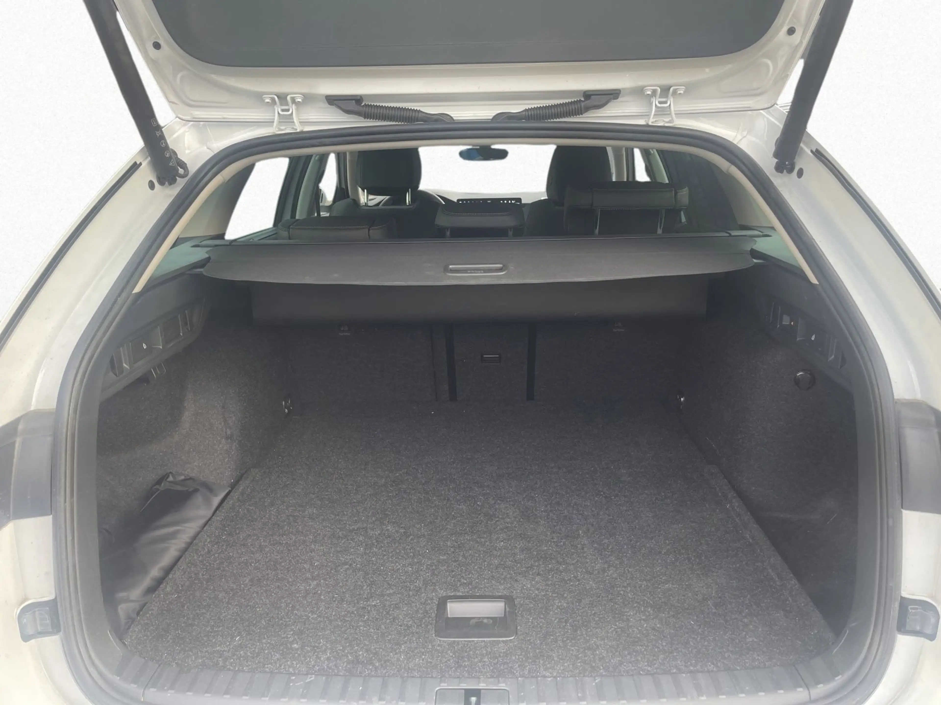 Skoda Octavia Combi Selection 2.0 TDI DSG Navi HuD AHK — photo 4