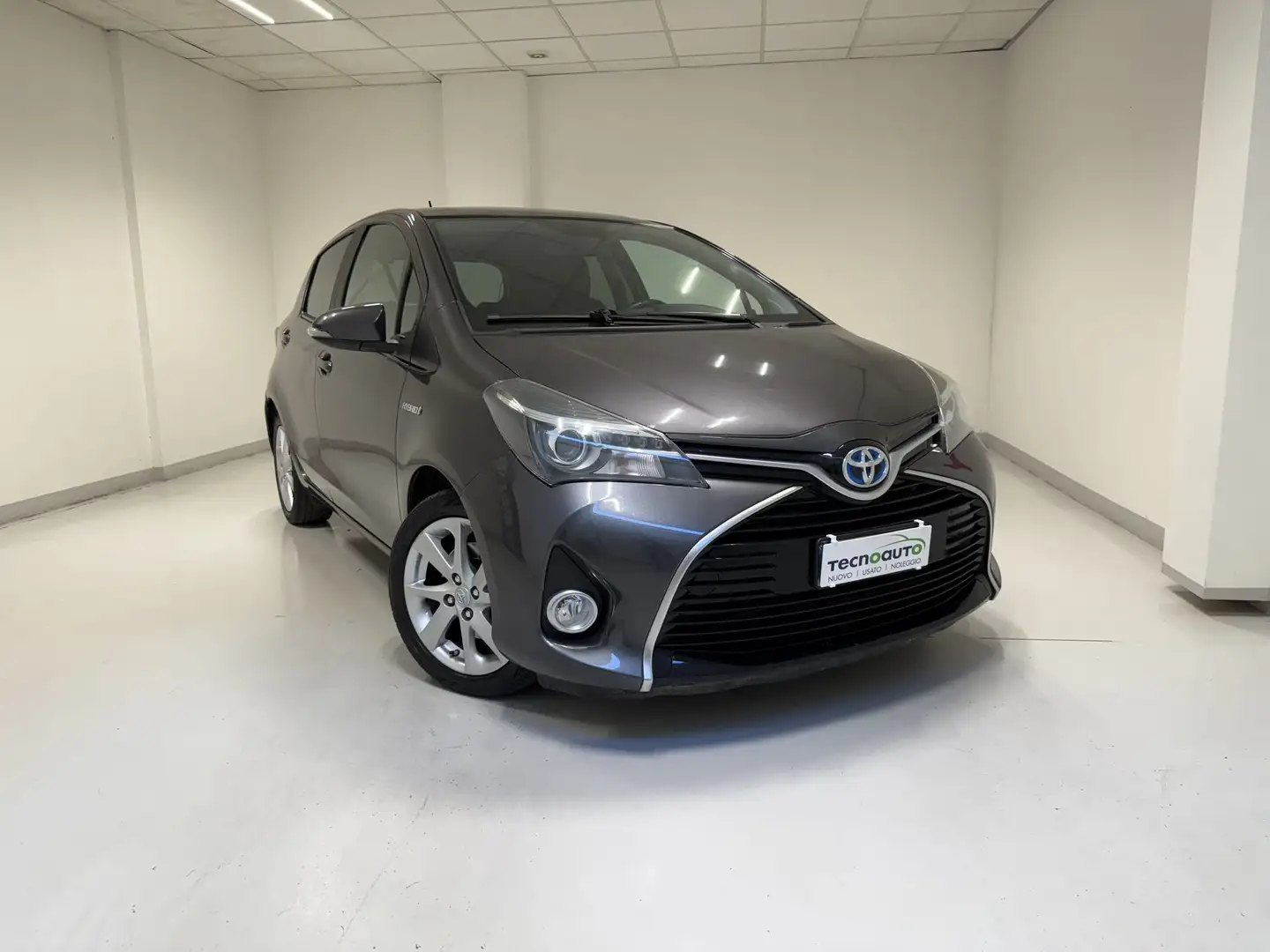 Toyota Yaris Yaris 1.5 Hybrid 5 porte Style Grigio - 2
