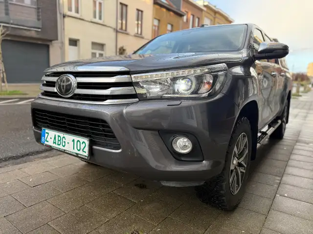 Toyota Hilux 2.4D4D AUTOMATIQUE 113000KM ETAT NEUF GARANTIE CT✅