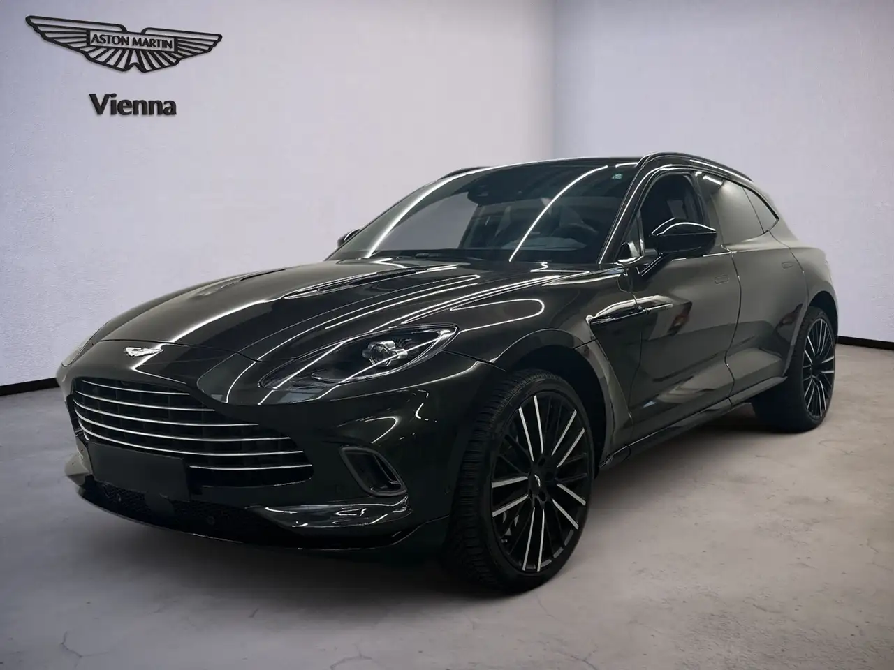 Aston Martin DBX