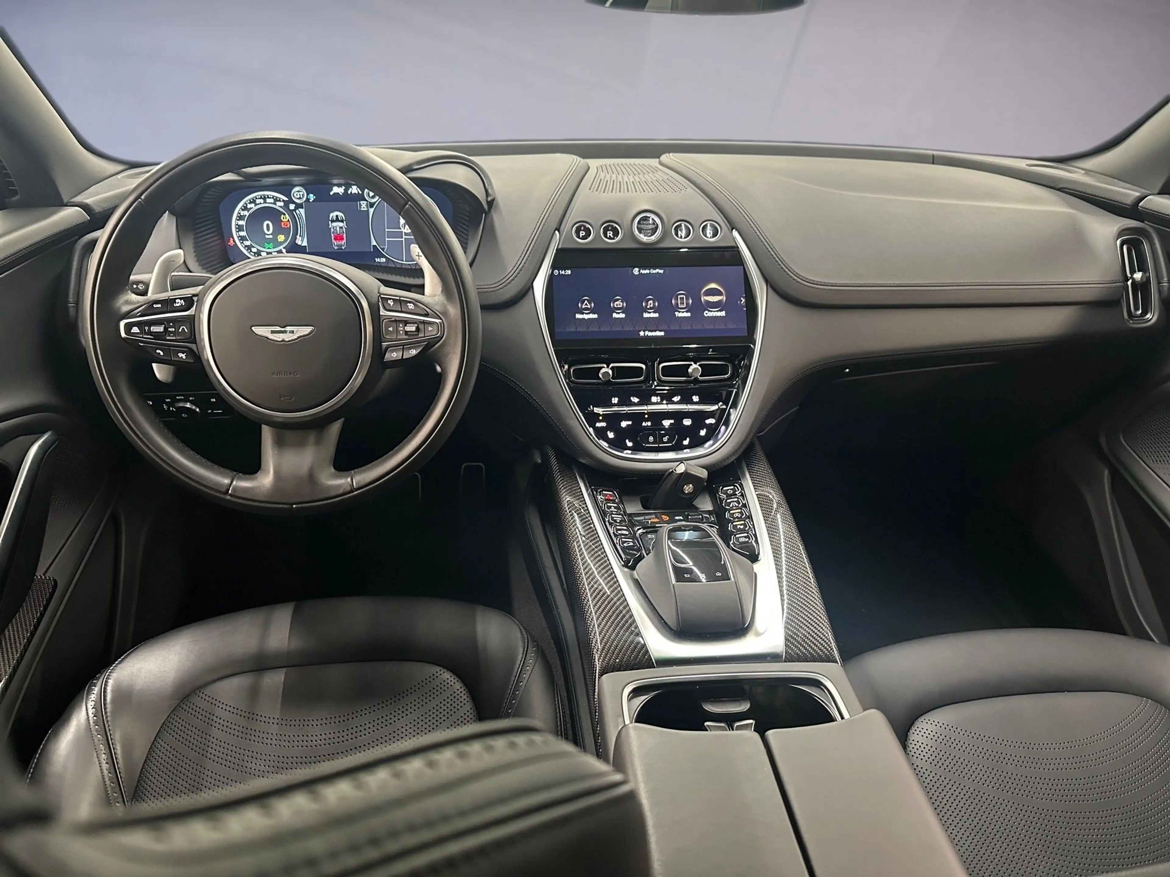 Aston Martin DBX 550 / Minotaur Green / Black Pack / 23'' — photo 8