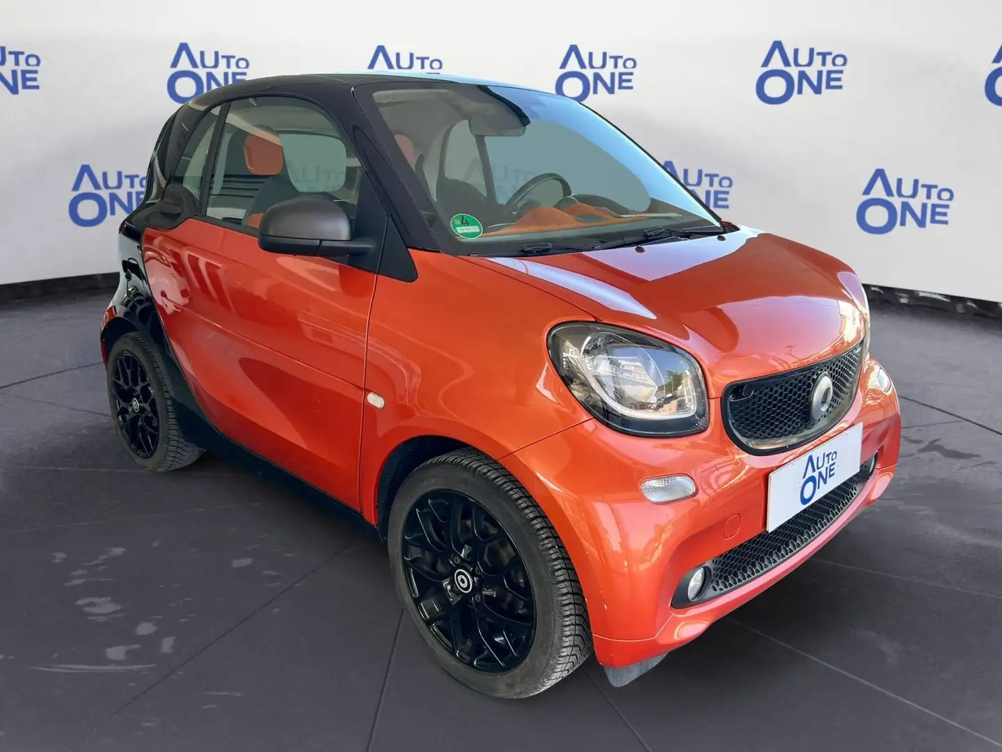 smart forTwo 1.0 71Cv Twinamic Auto Passion Arancione - 1