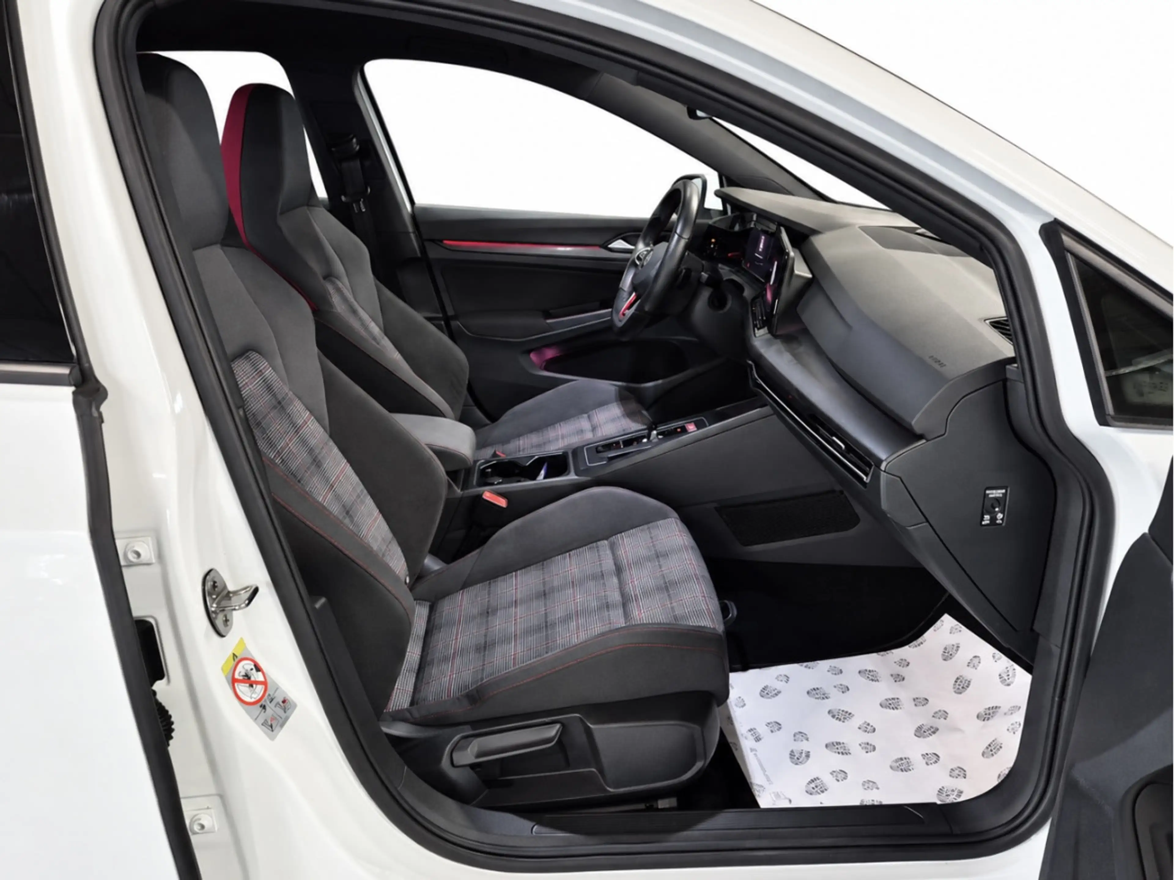 Volkswagen Golf GTI 2.0 TSI 245 DSG PANO NAVI — photo 5