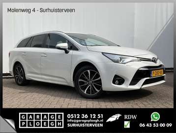 Touring Sports 1.8 VVT-i SkyView Limited Automaat