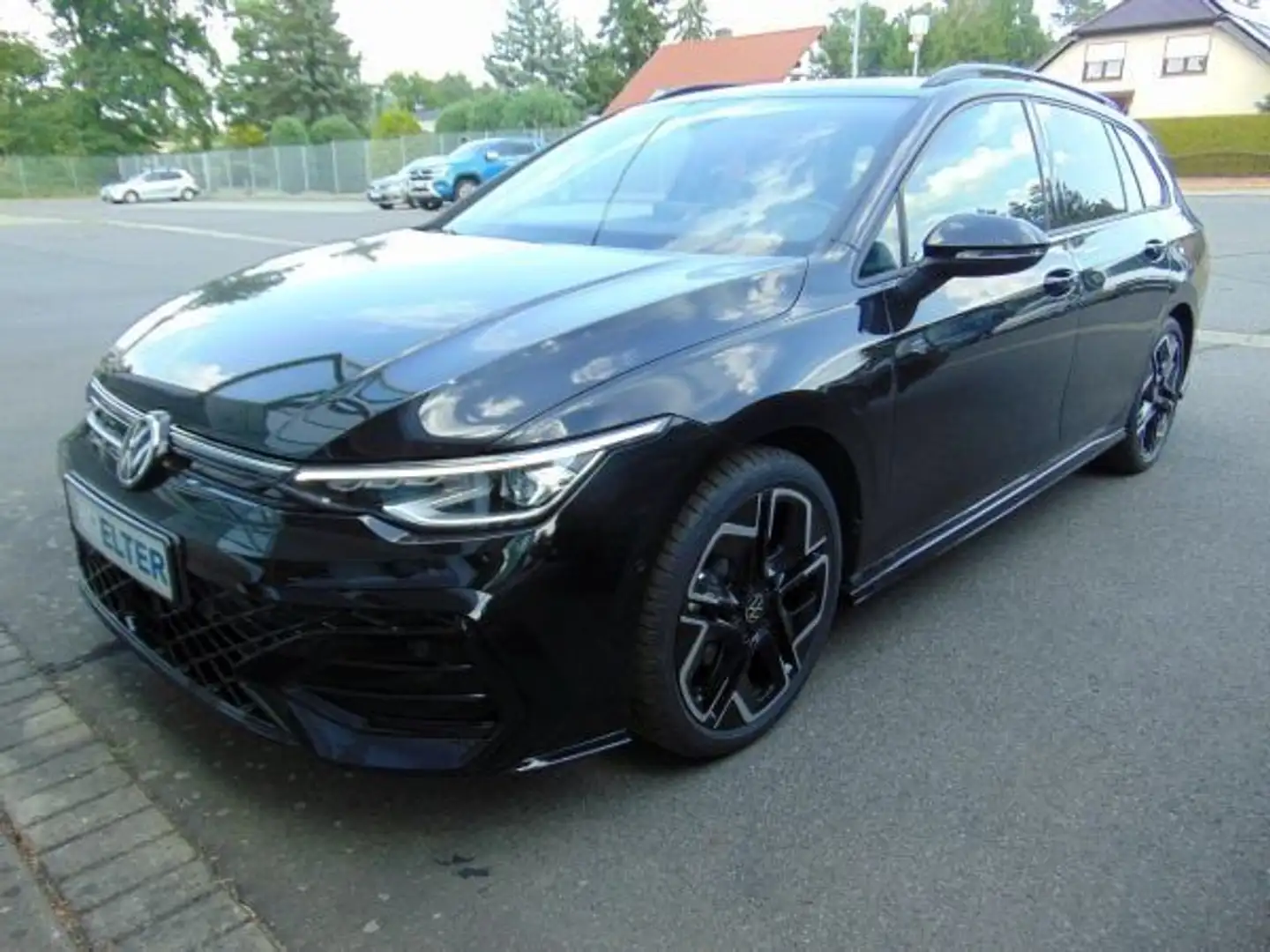 Volkswagen Golf Variant R-Line 1.5 eTSI DSG (Neupreis: 46.2 Noir - 1