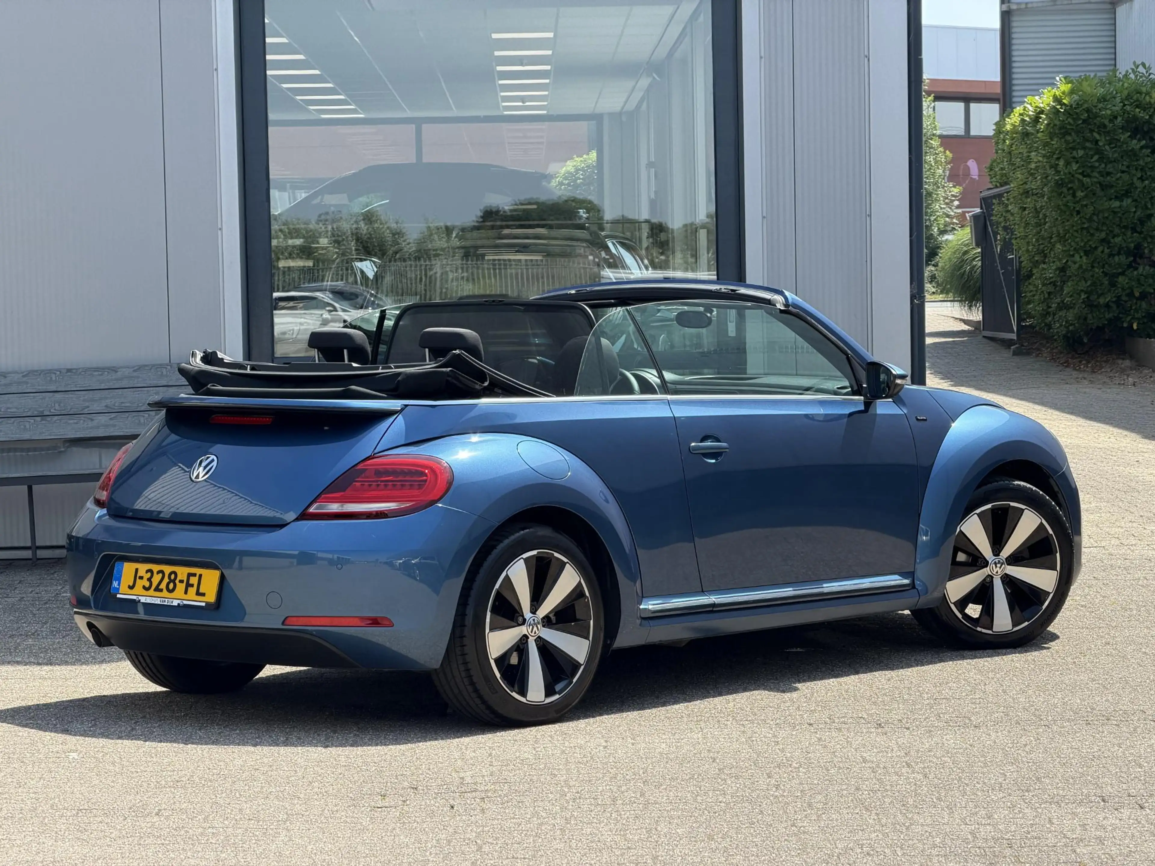 Volkswagen Beetle Cabriolet 1.2 TSI Exclusive Series | Camera/Stoelv — photo 2