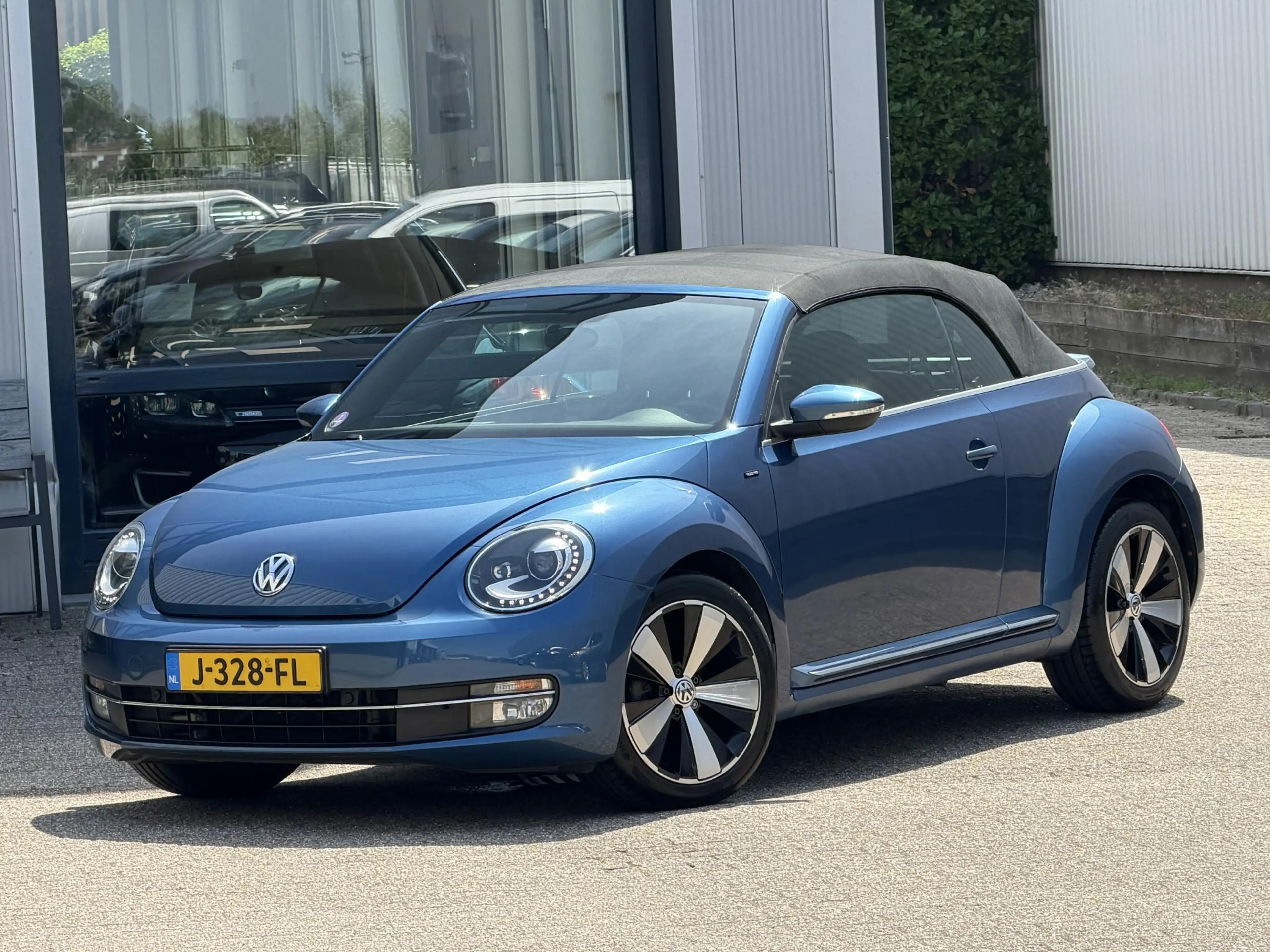 Volkswagen Beetle Cabriolet 1.2 TSI Exclusive Series | Camera/Stoelv — photo 19