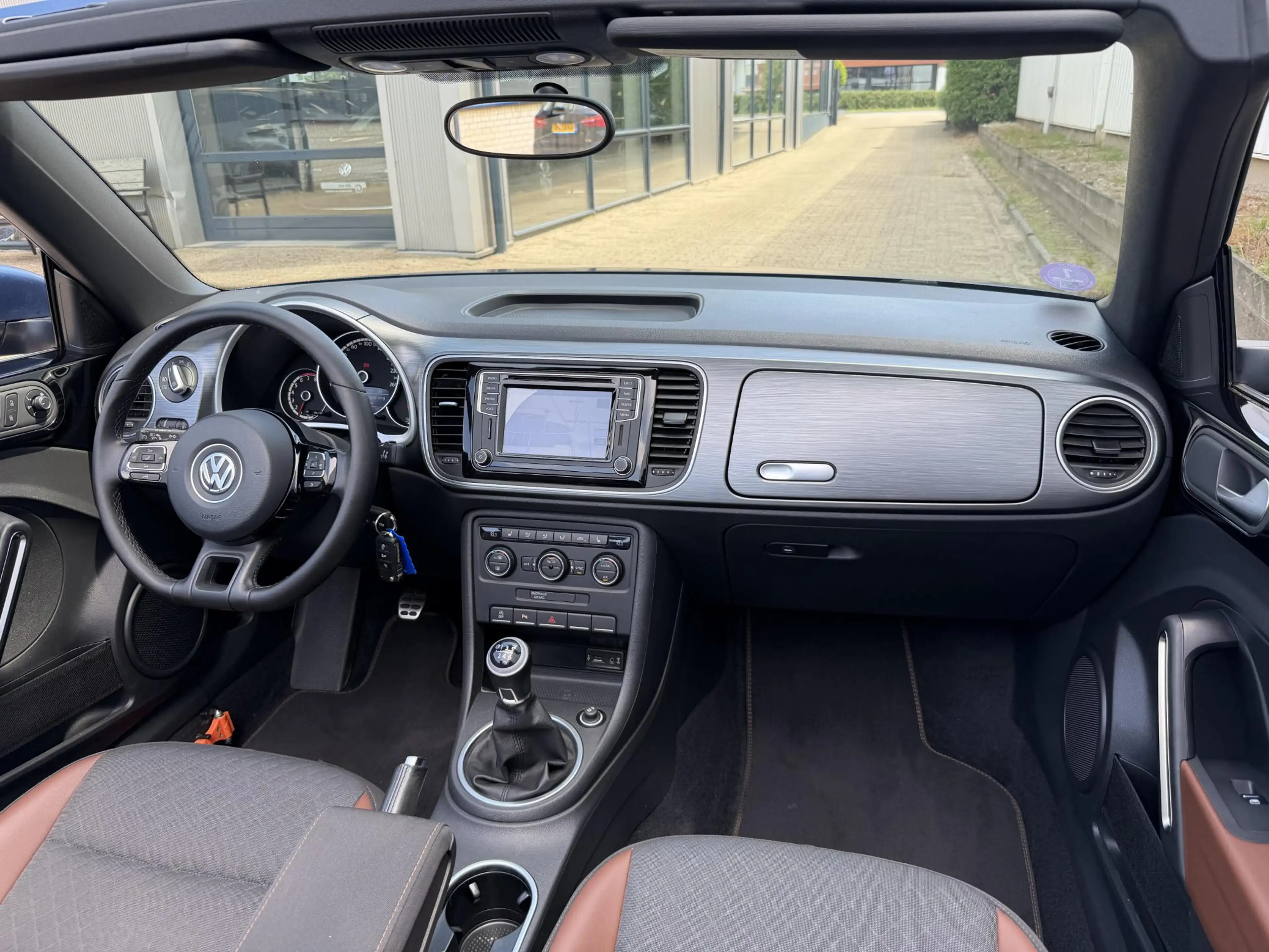 Volkswagen Beetle Cabriolet 1.2 TSI Exclusive Series | Camera/Stoelv — photo 29