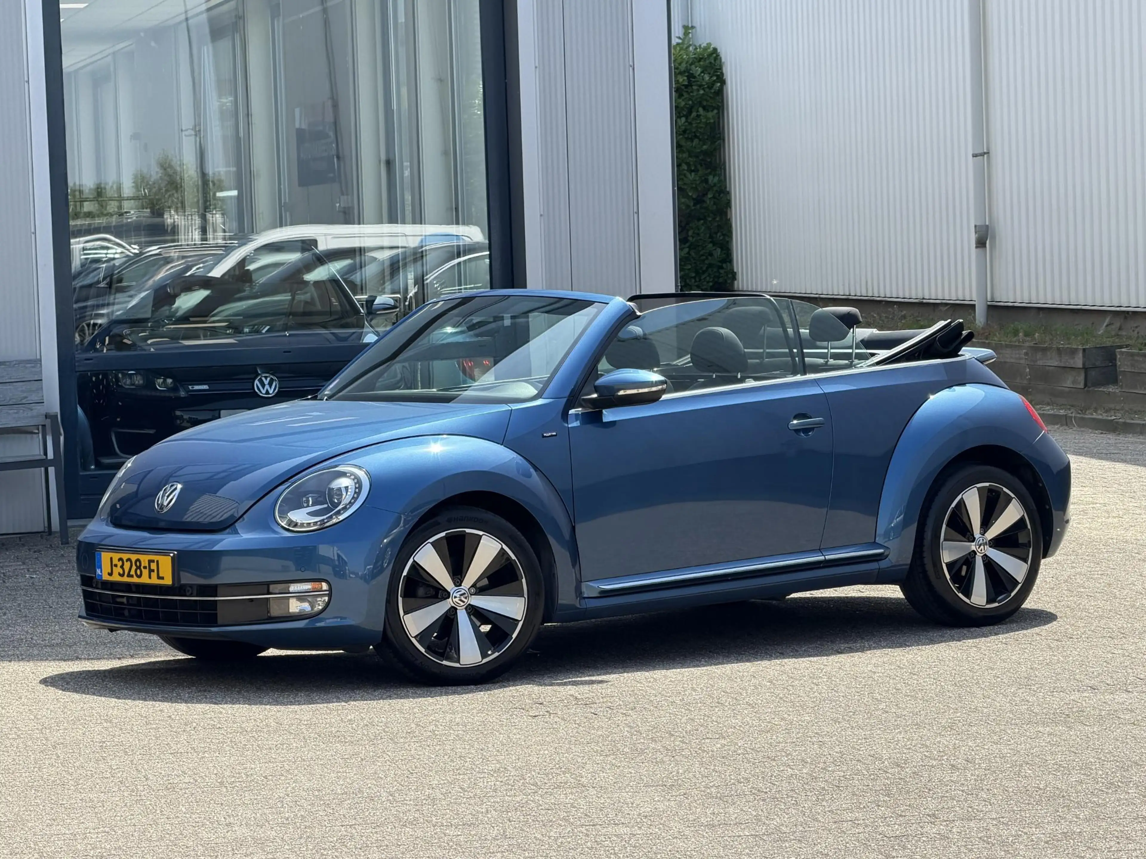 Volkswagen Beetle Cabriolet 1.2 TSI Exclusive Series | Camera/Stoelv — photo 28