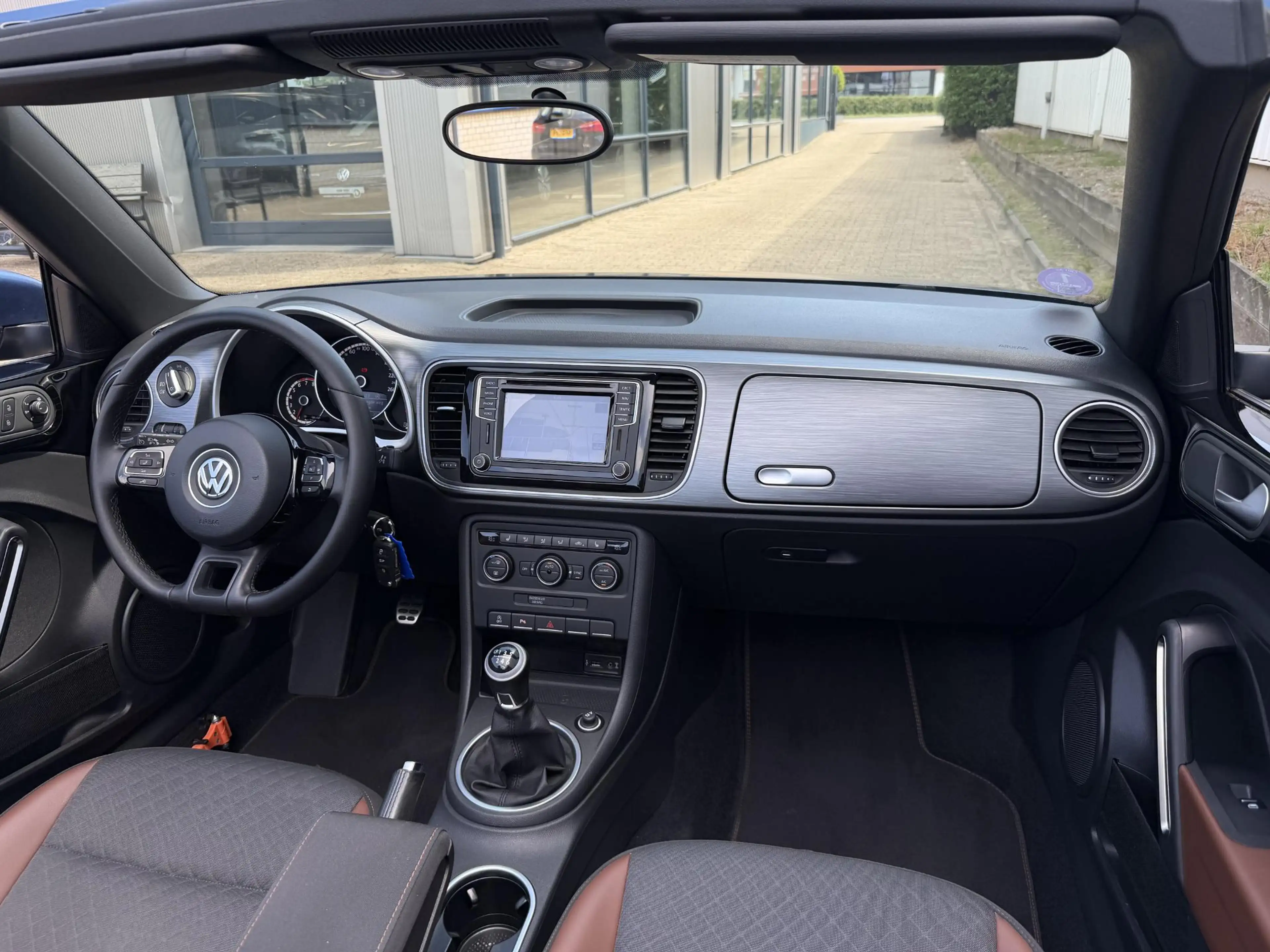 Volkswagen Beetle Cabriolet 1.2 TSI Exclusive Series | Camera/Stoelv — photo 23