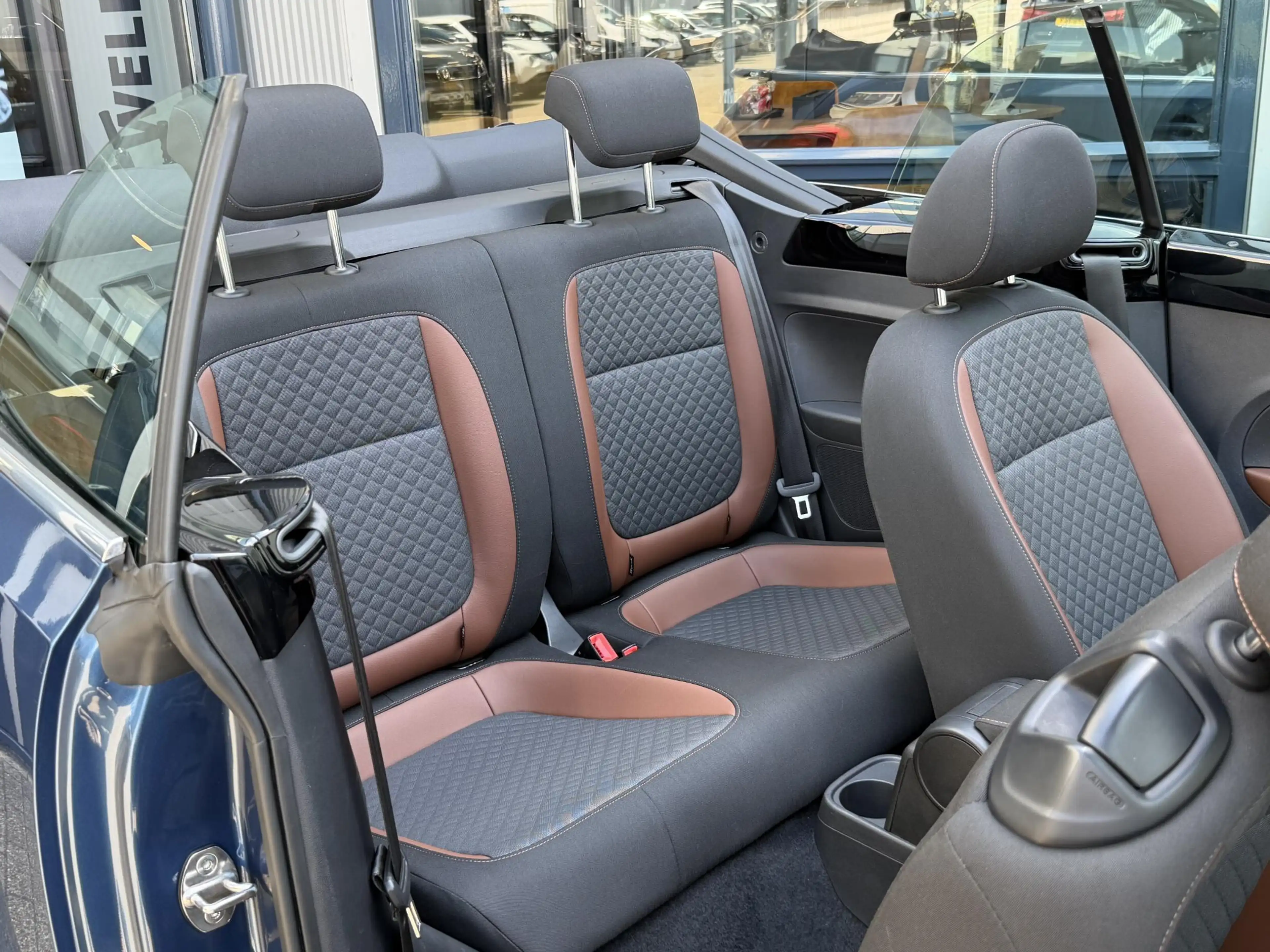 Volkswagen Beetle Cabriolet 1.2 TSI Exclusive Series | Camera/Stoelv — photo 18