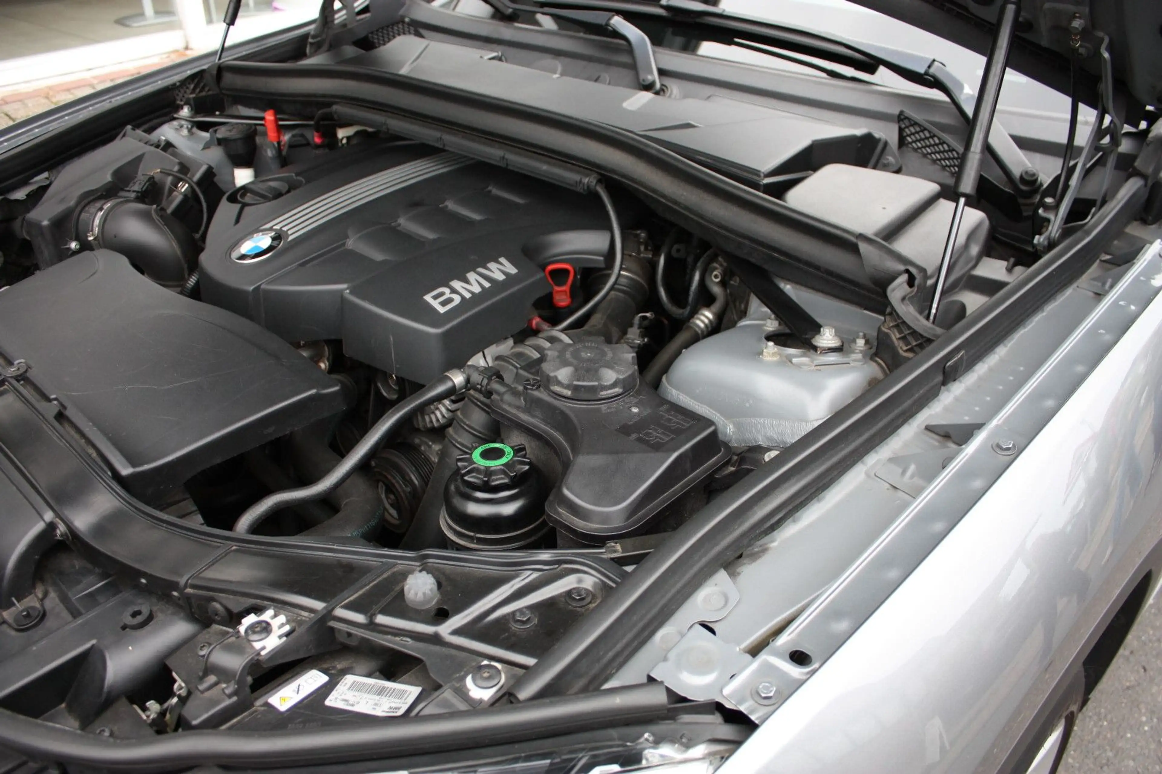 BMW X1 xDrive 18 d X-Line — photo 6