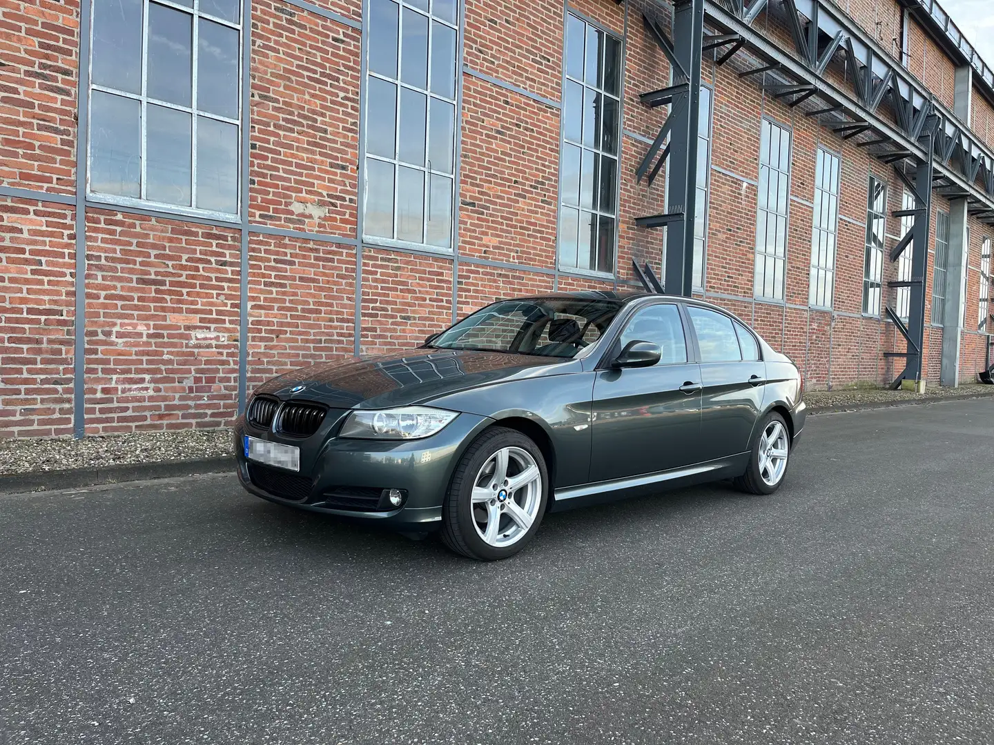 BMW 318 E90 318i Limousine *Tauschmotor nur 70.000km* Grün - 1