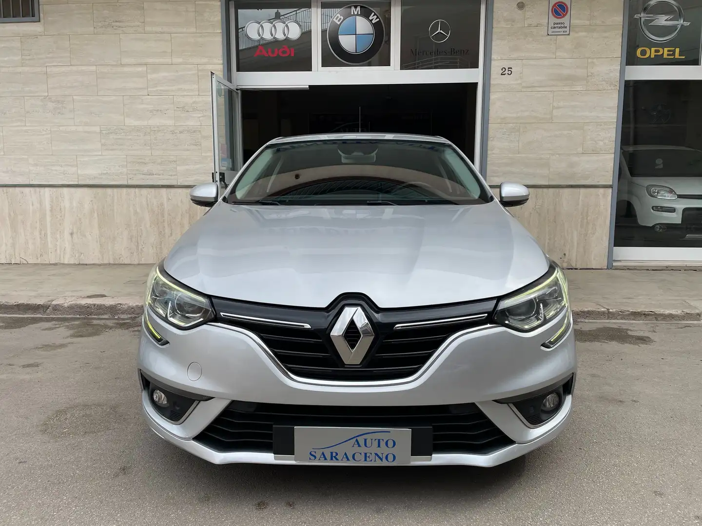 Renault Megane 5p. 1.5 blue dci 115CV Business MY19 Grigio - 2