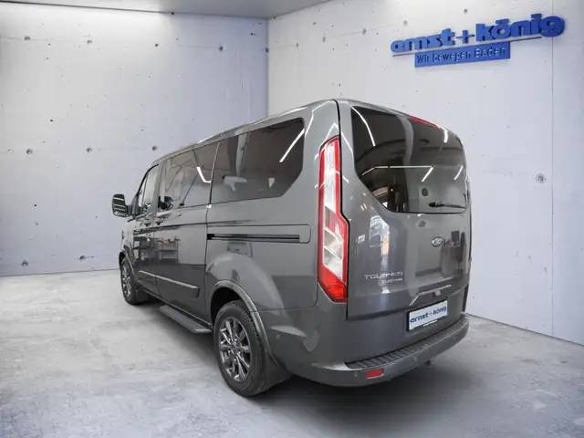Ford Tourneo Custom view 4