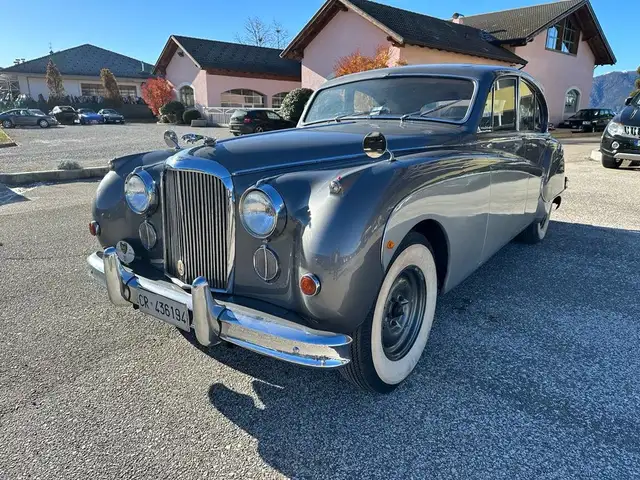 Jaguar MK IX