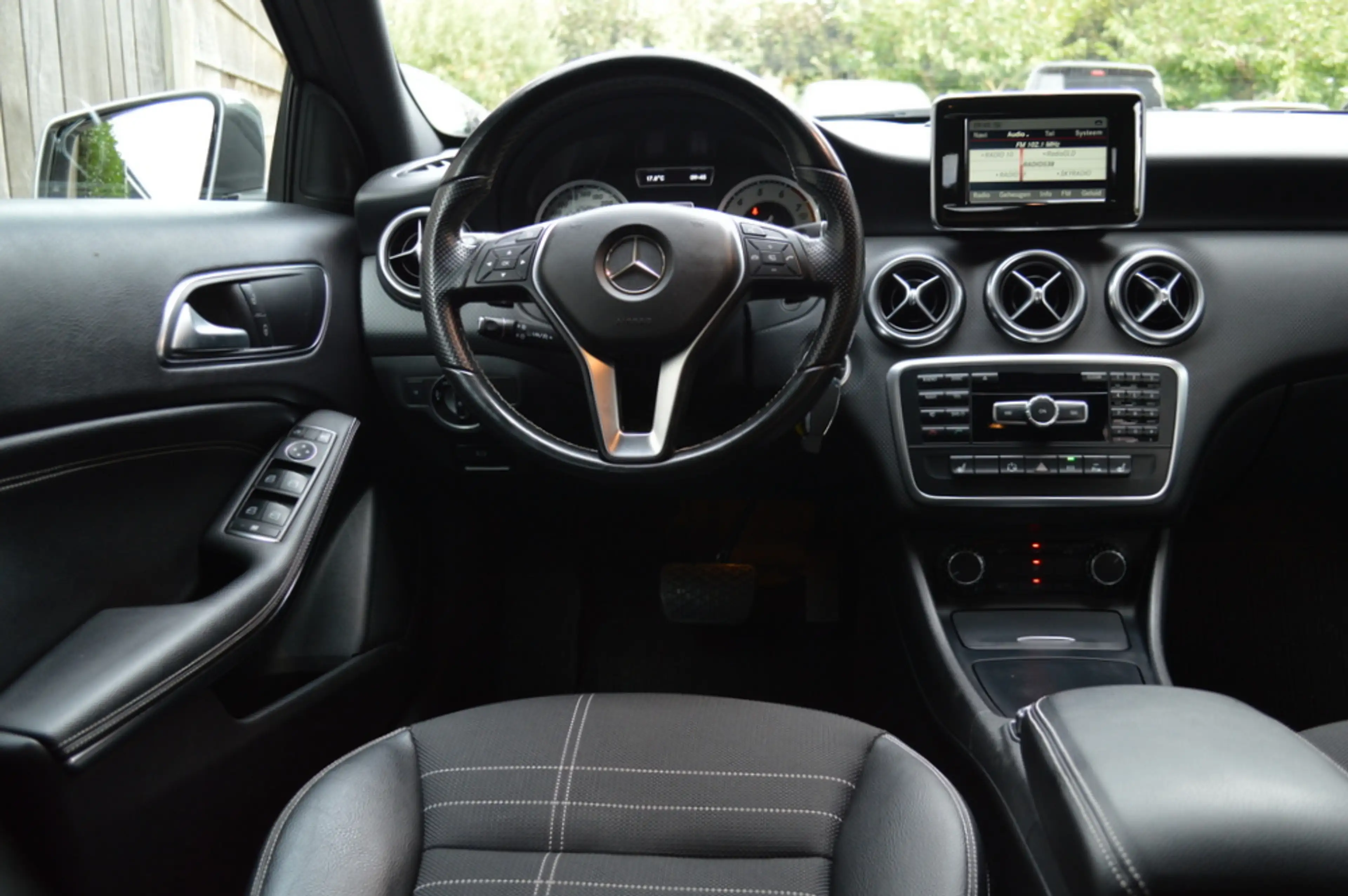 Mercedes-Benz A 180 Ambition Aut. Xenon Airco Cruise CarPlay Pdc — photo 4