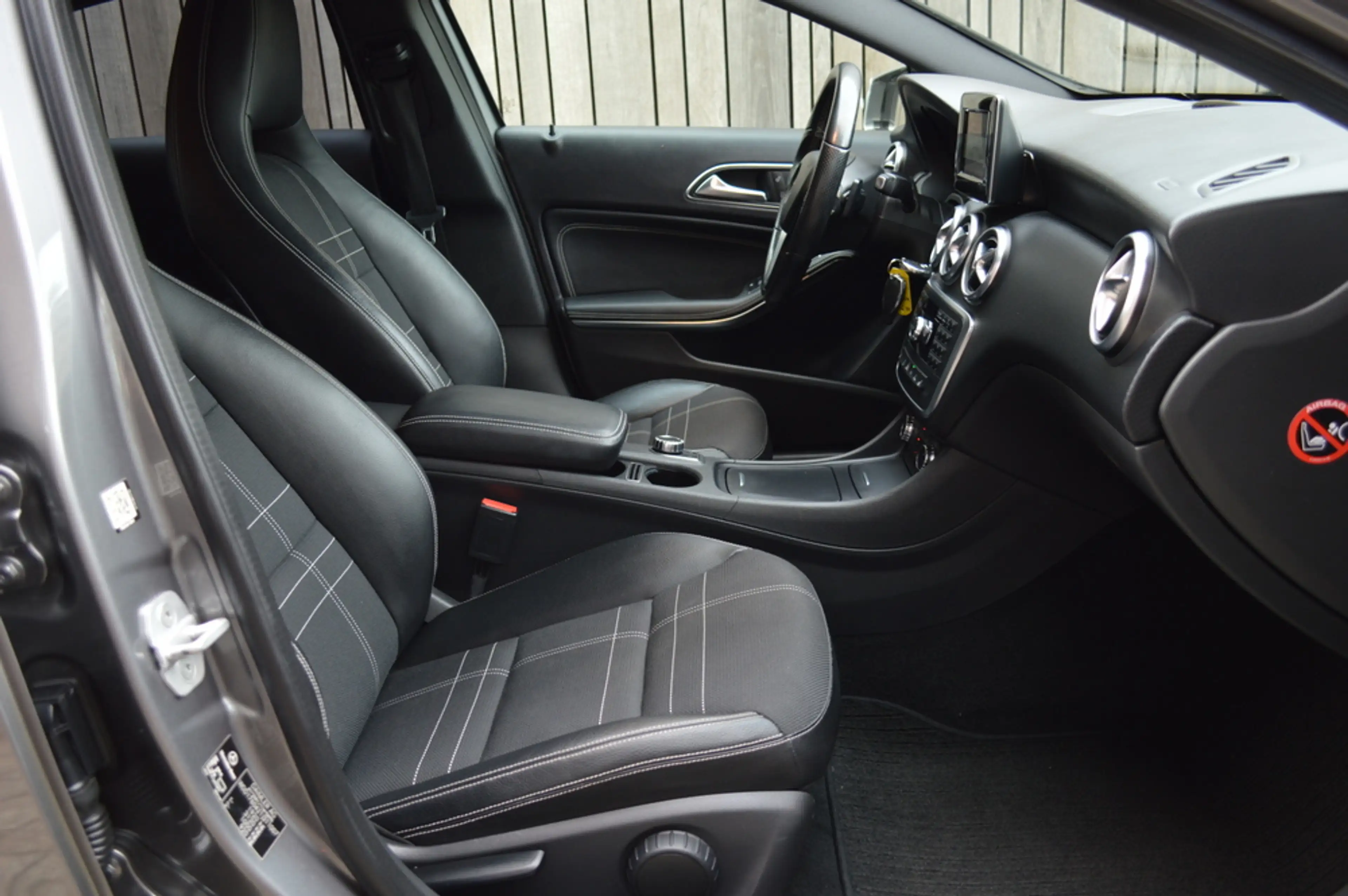 Mercedes-Benz A 180 Ambition Aut. Xenon Airco Cruise CarPlay Pdc — photo 9