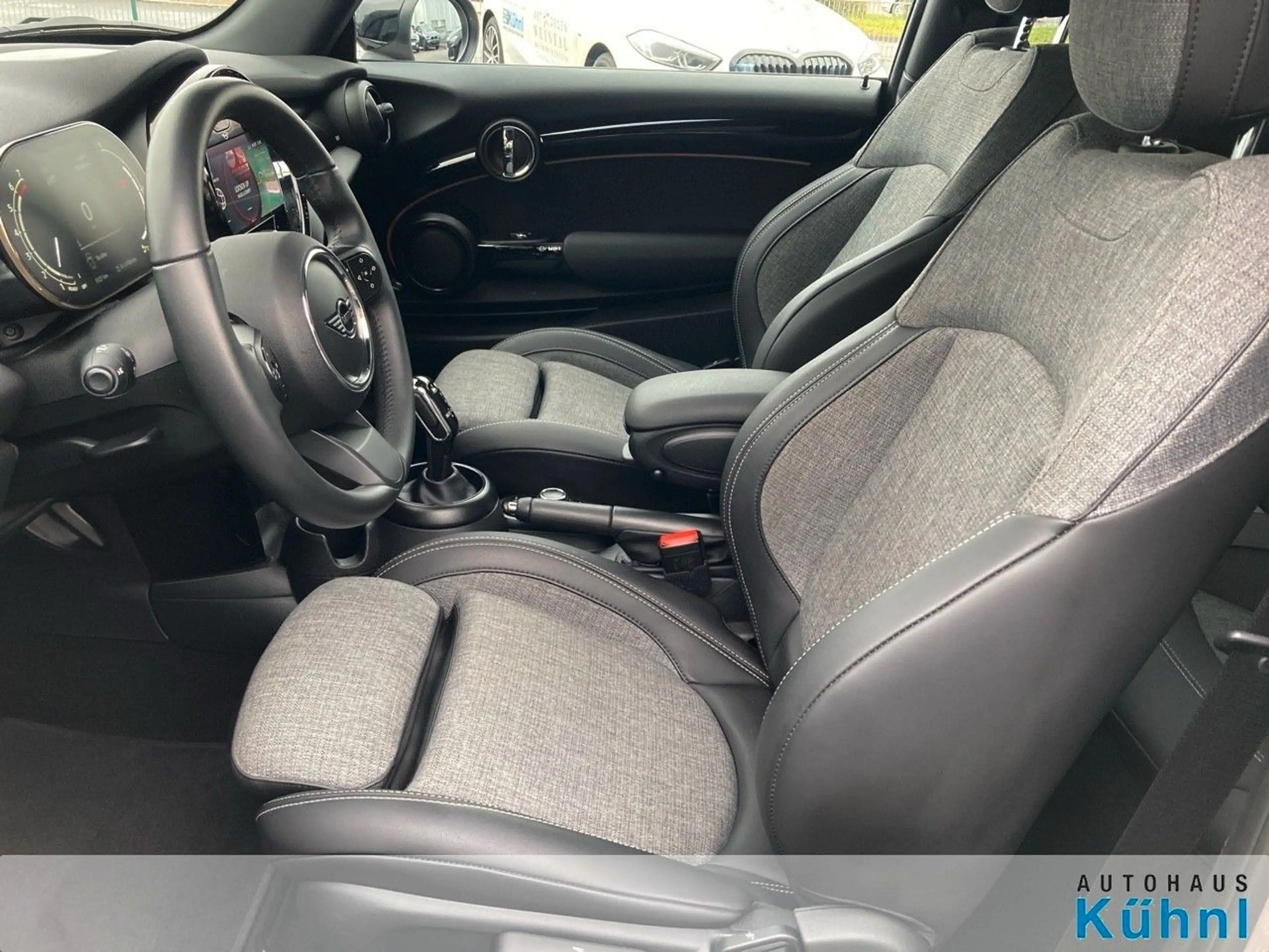 MINI Cooper S 3-türig Classic Trim/Autom./NAVI/LED/SD — photo 8