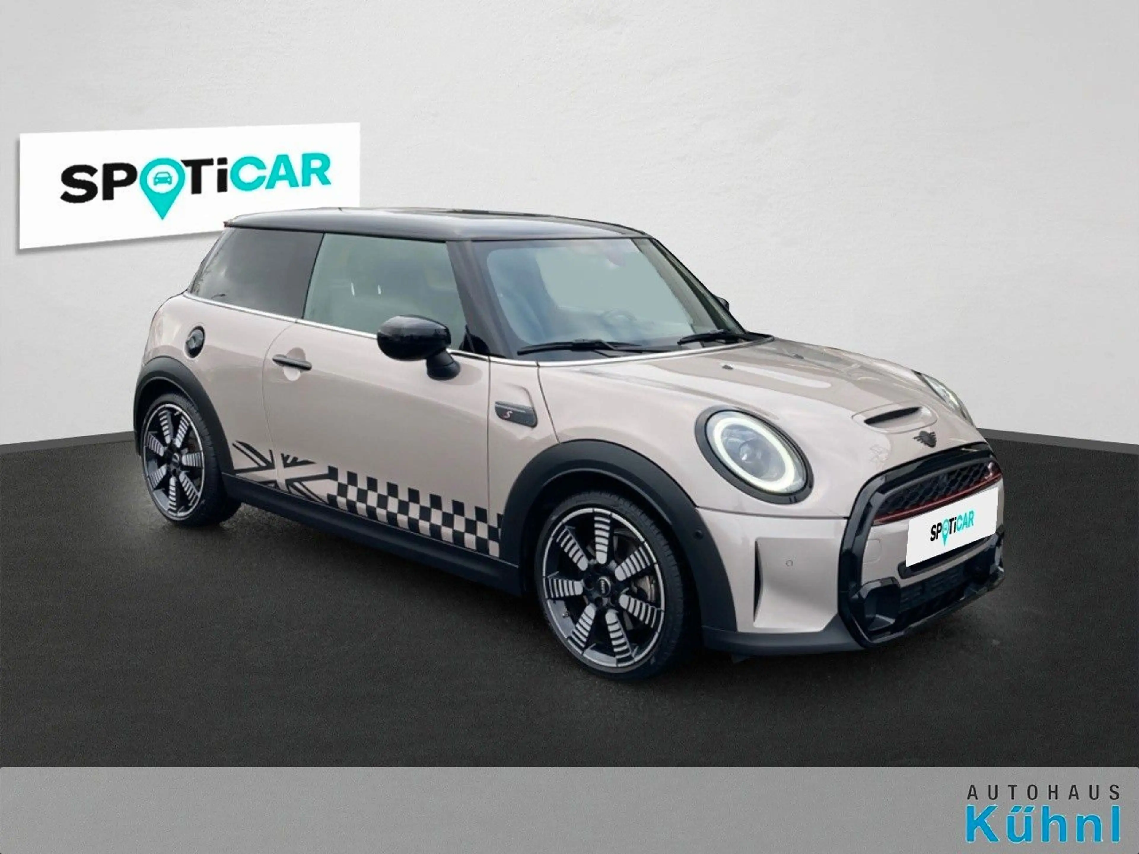 MINI Cooper S 3-türig Classic Trim/Autom./NAVI/LED/SD — photo 3