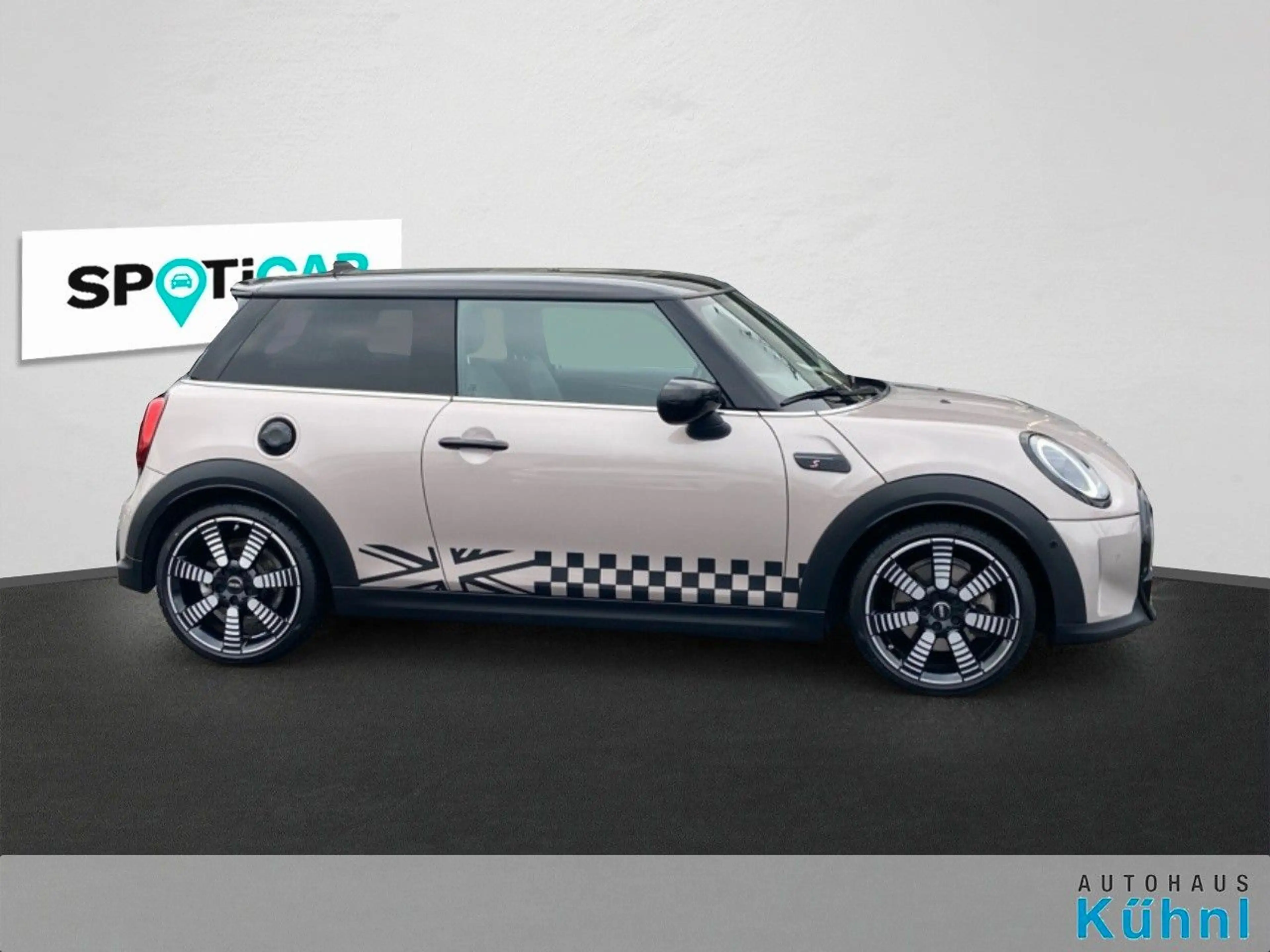 MINI Cooper S 3-türig Classic Trim/Autom./NAVI/LED/SD — photo 4