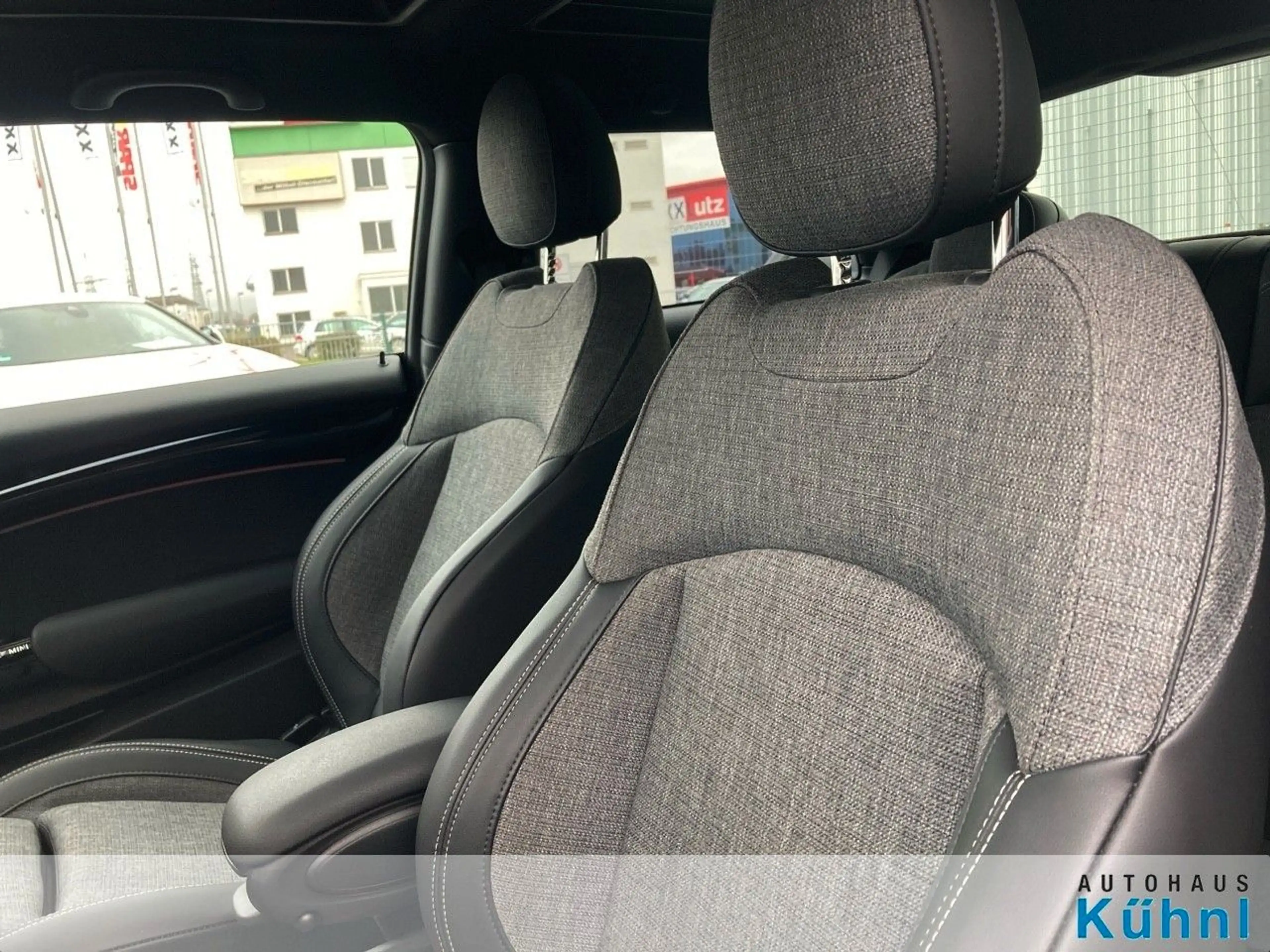 MINI Cooper S 3-türig Classic Trim/Autom./NAVI/LED/SD — photo 9