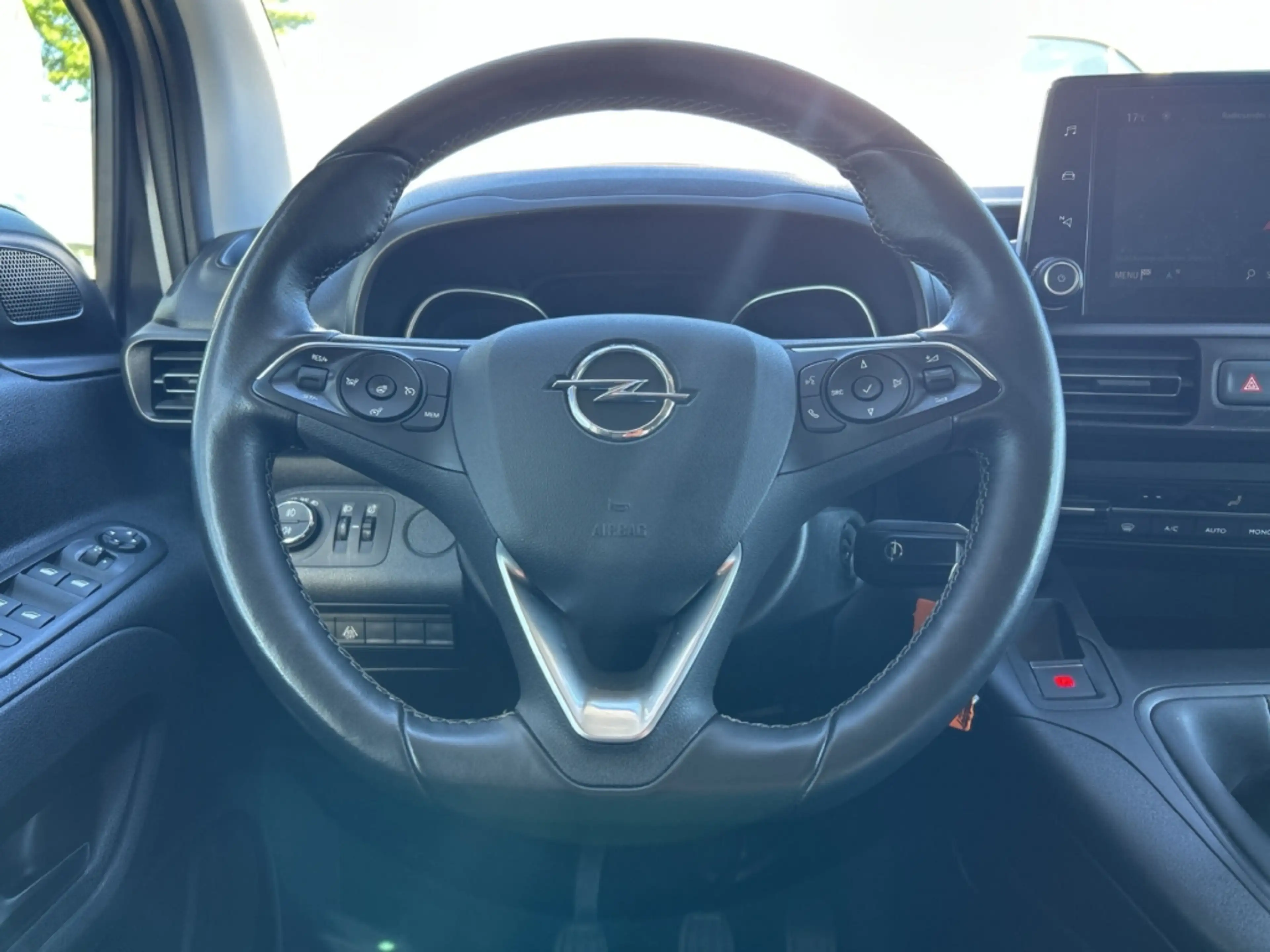 Opel Combo Life E Edition Navi Apple CarPlay Android Auto Mehrzone — photo 15