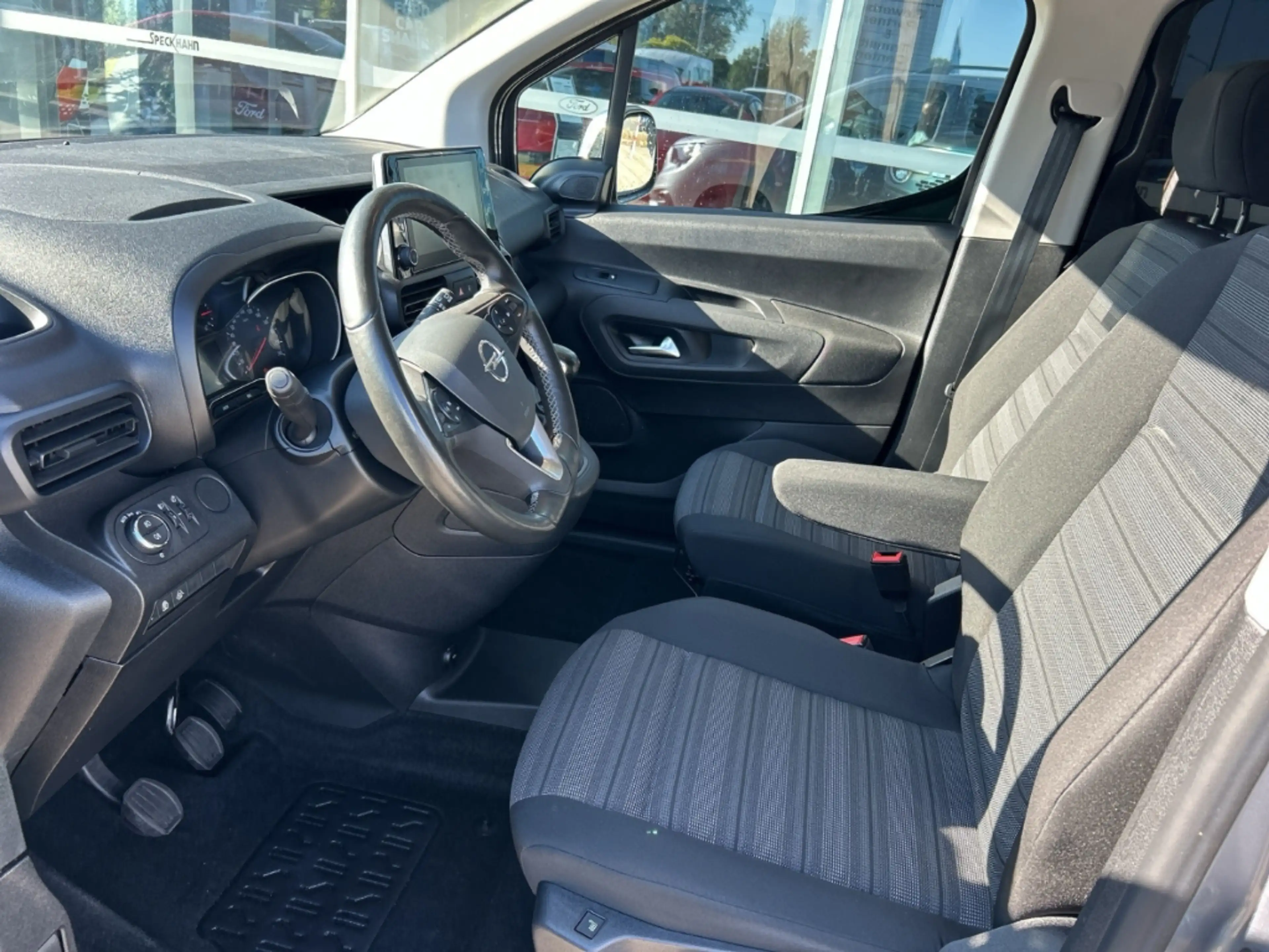 Opel Combo Life E Edition Navi Apple CarPlay Android Auto Mehrzone — photo 11