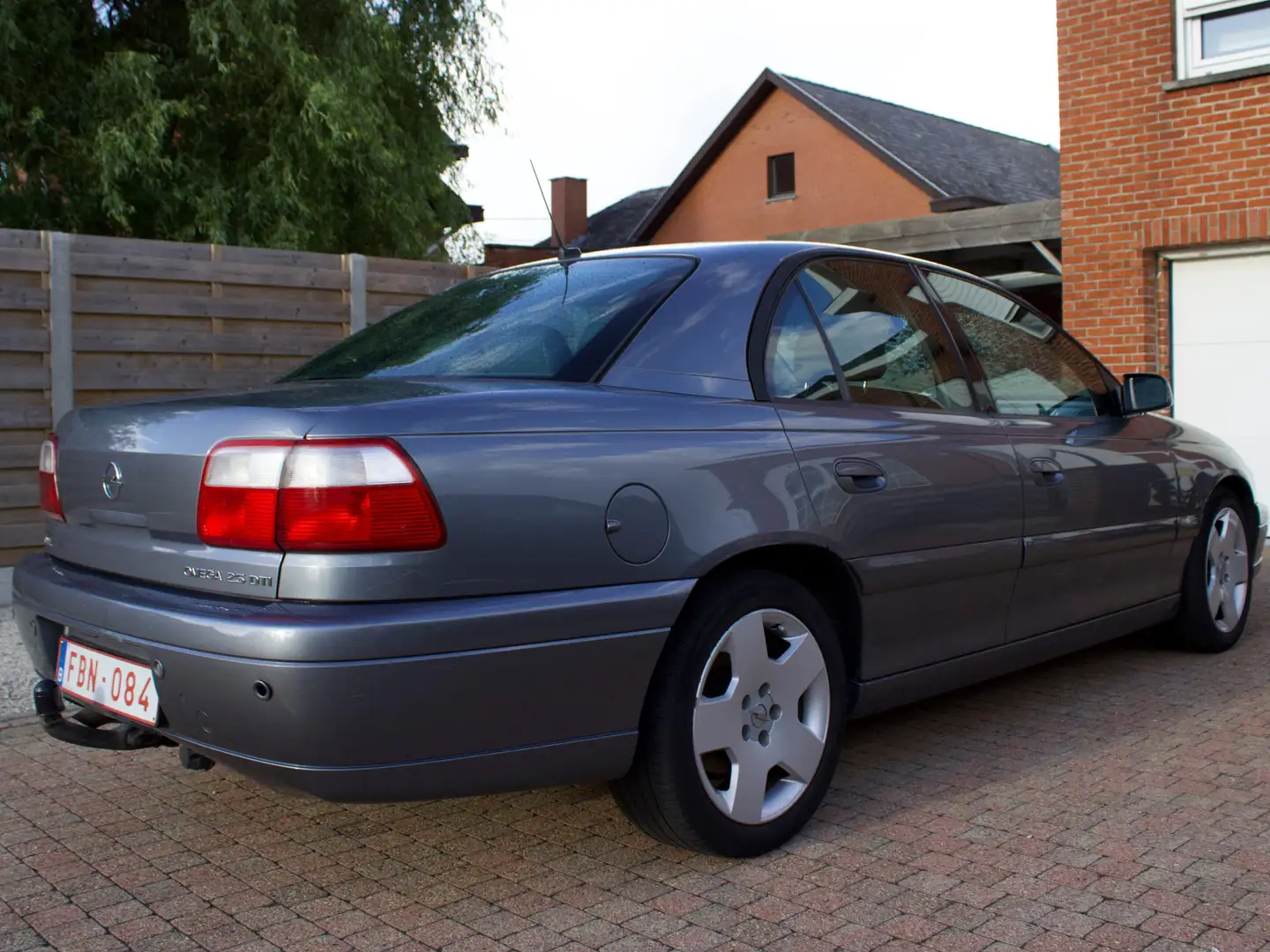 Opel Omega Omega 2.5 DTI Executive Серый - 1