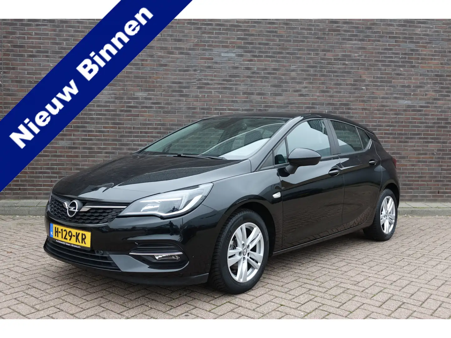 Opel Astra 1.2 Business Edition, zwart, 5 deurs, navigatie, p Zwart - 1