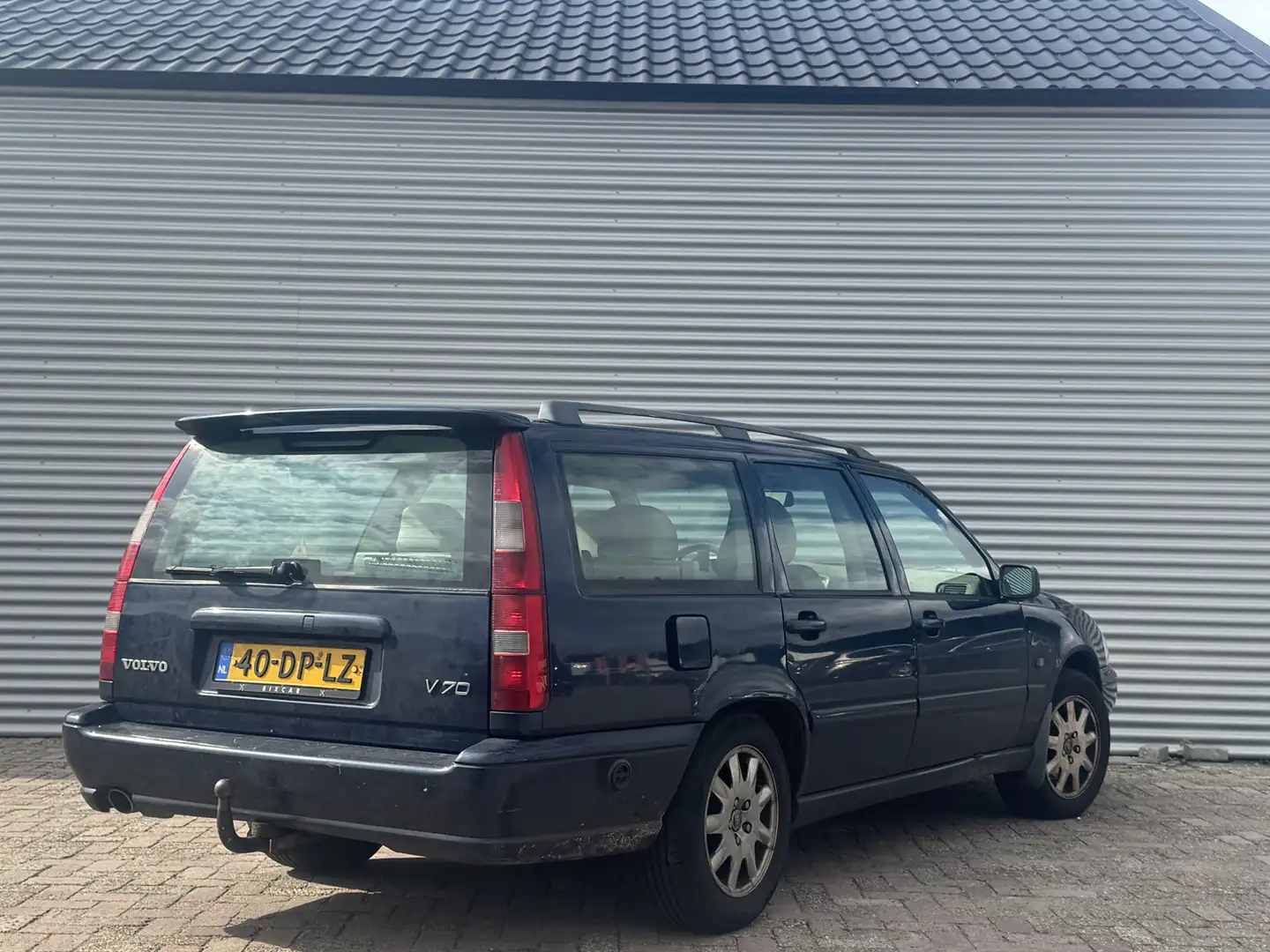 Volvo V70 2.4 Comfort | Nieuw Binnen! | Trekhaak | APK 17-12 Blu/Azzurro - 2