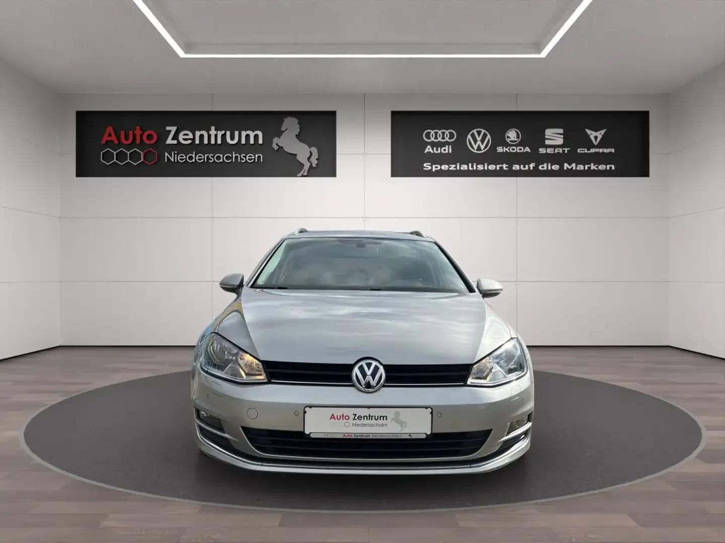 Volkswagen Golf Variant 1.6 TDI Lounge AHK*Panorama*NAVI*CD*USB ab 39 EUR Grau - 2